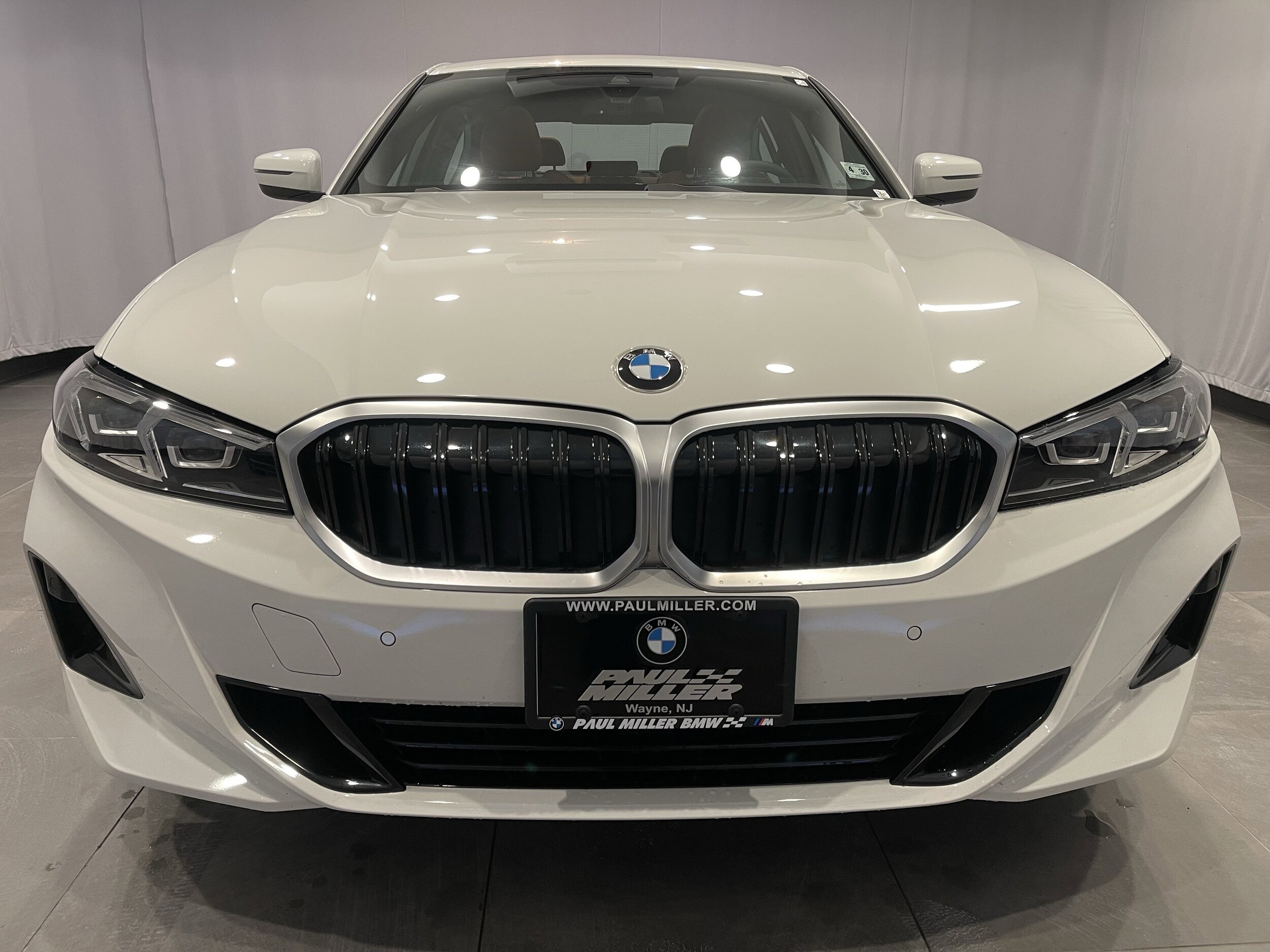 2025 Bmw 330i xDrive Sedan photo 2