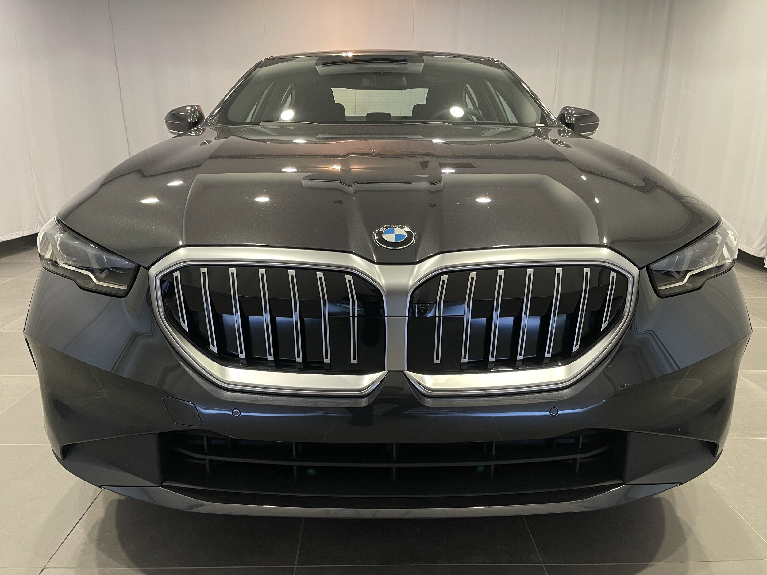 2026 Bmw 530i xDrive photo 2