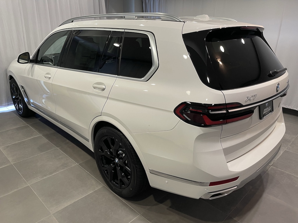 New 2026 BMW X7 xDrive40i SUV