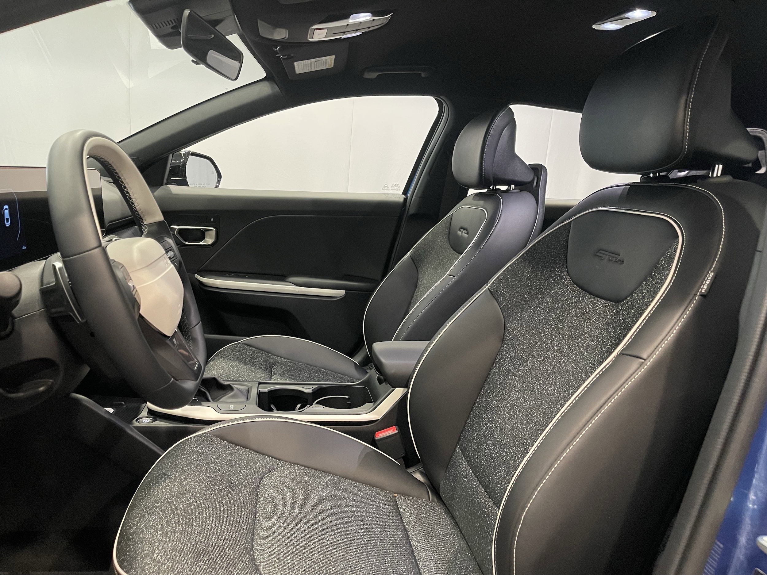 2025 Kia K4 GT-Line - Photo 14