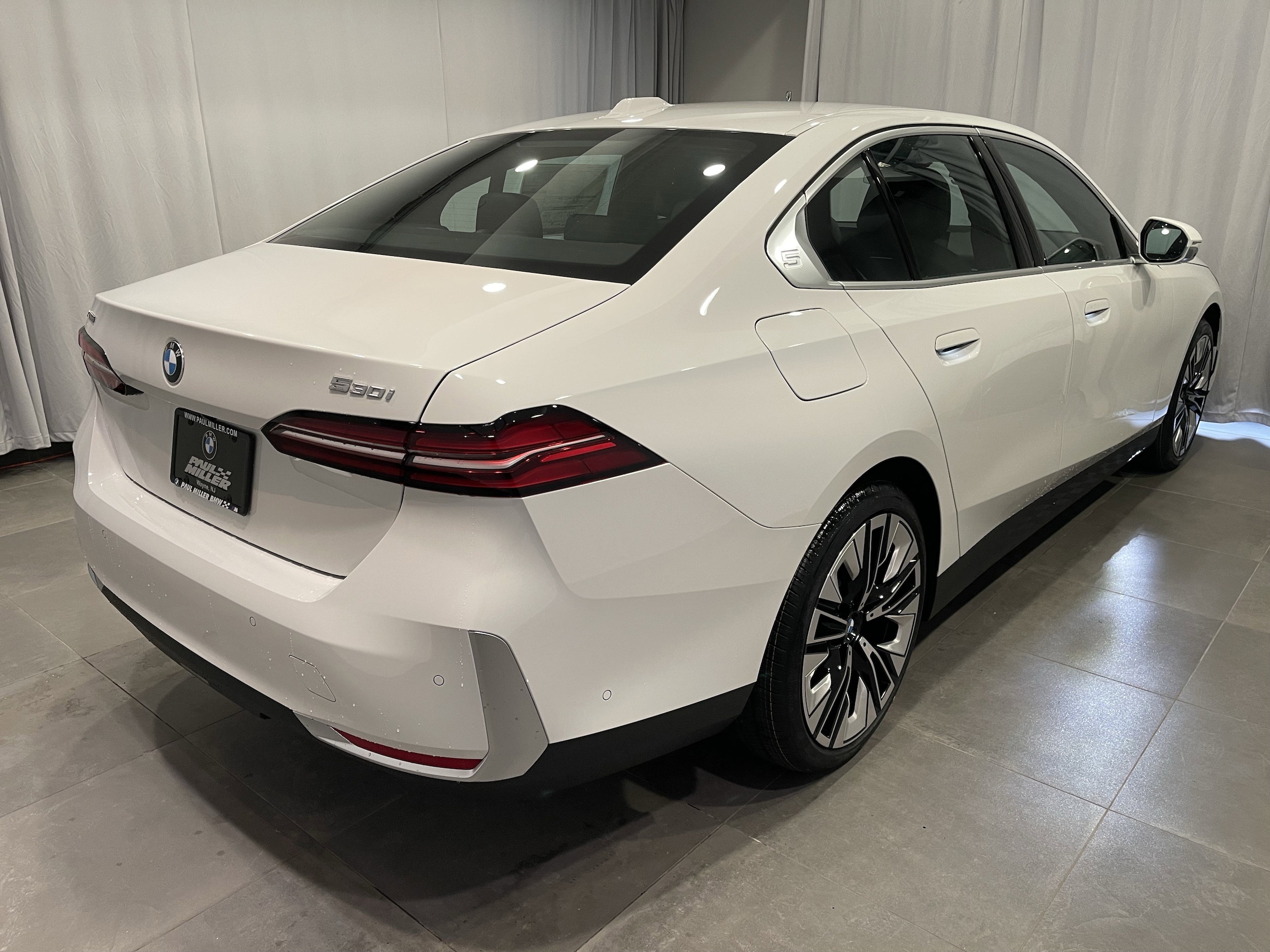 2026 BMW 5 Series 530i - Photo 6