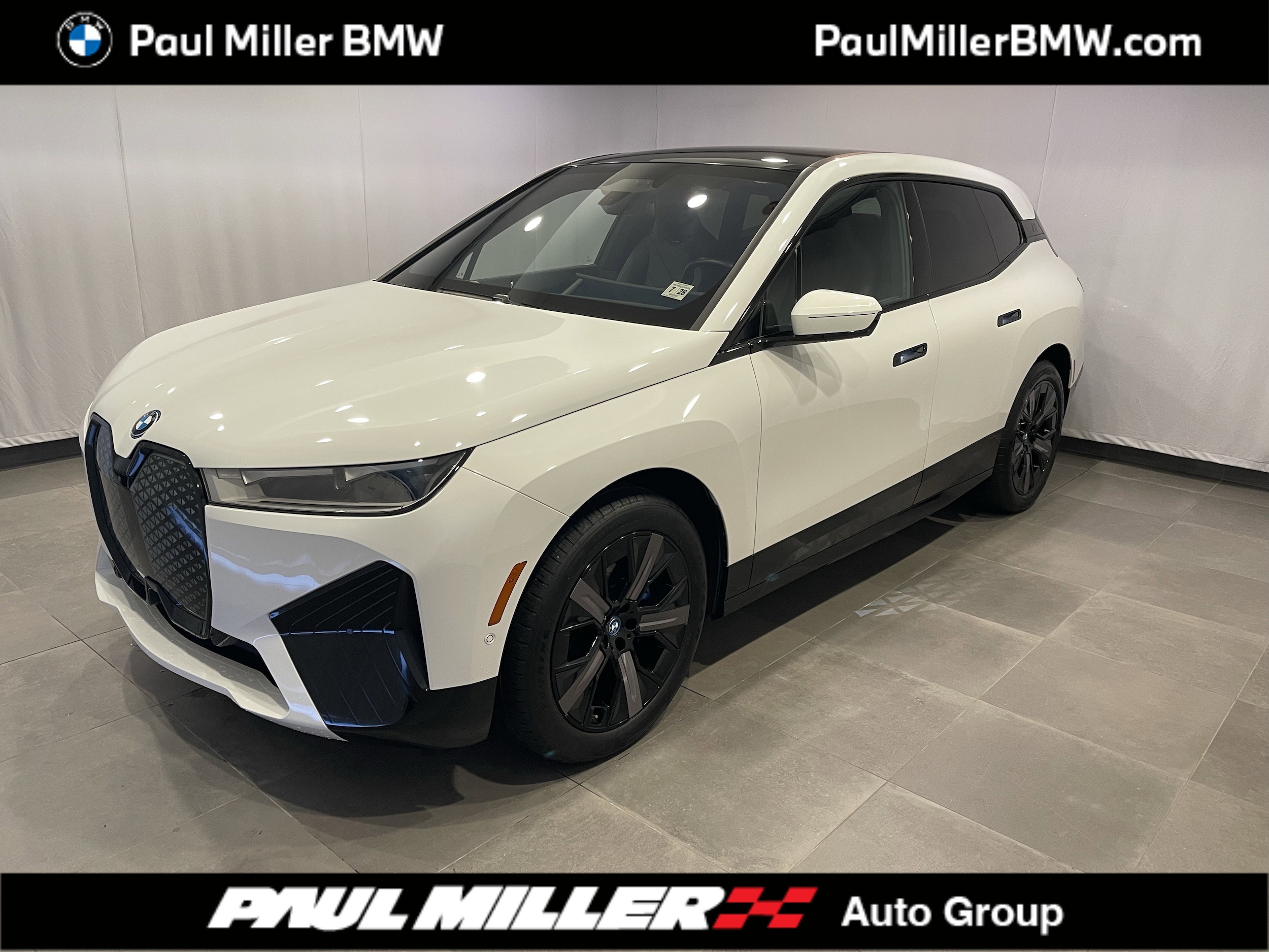 2024 BMW iX xDrive50's photo