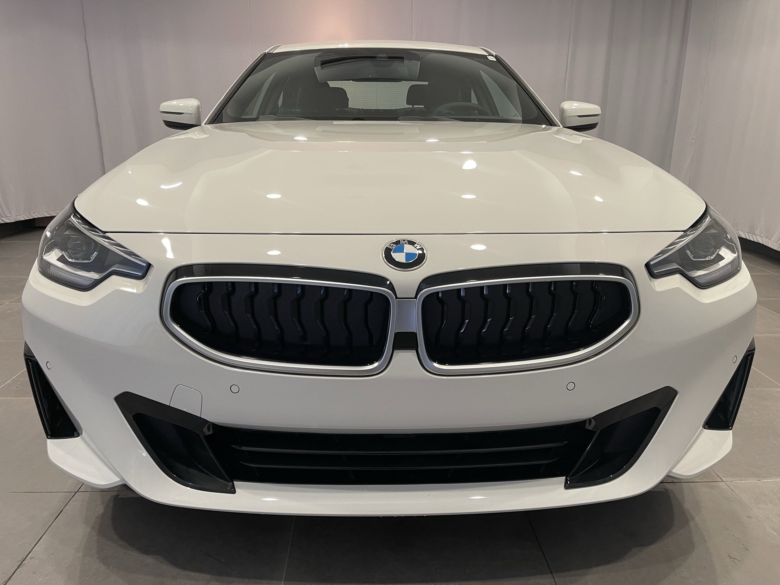 2025 Bmw 230i xDrive Coupe photo 2