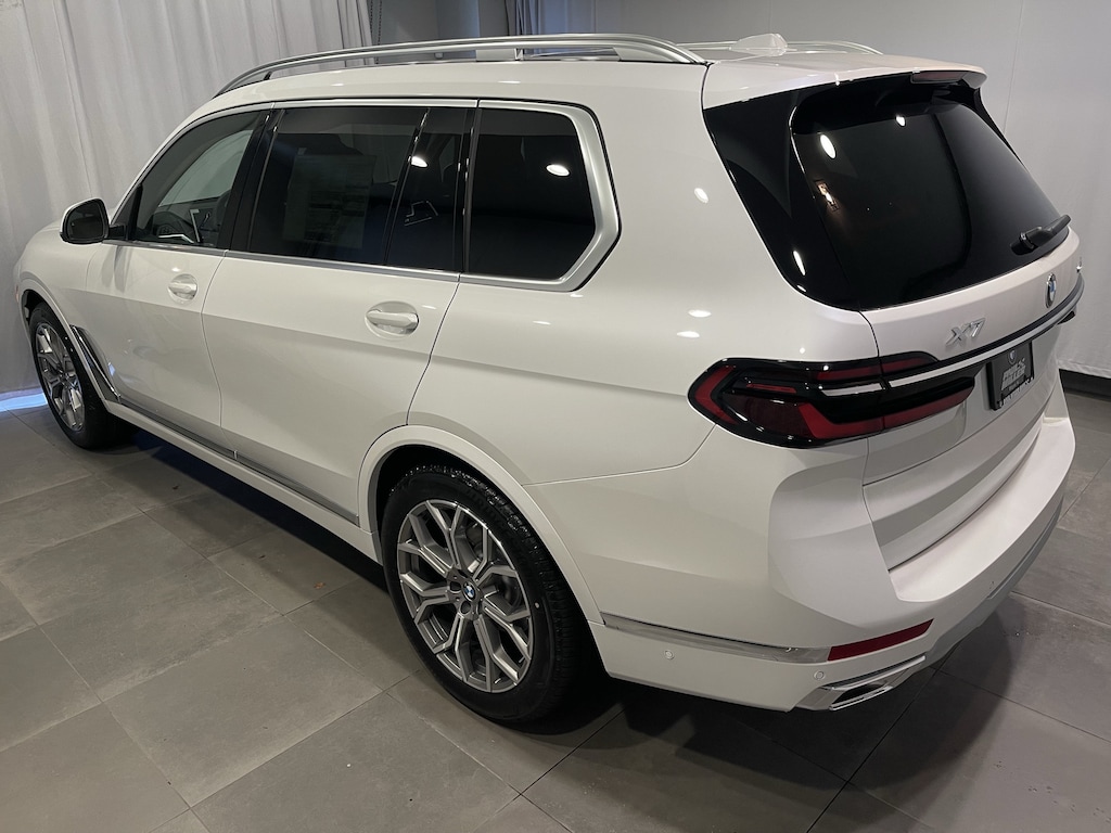 New 2027 BMW X7 xDrive40i SUV