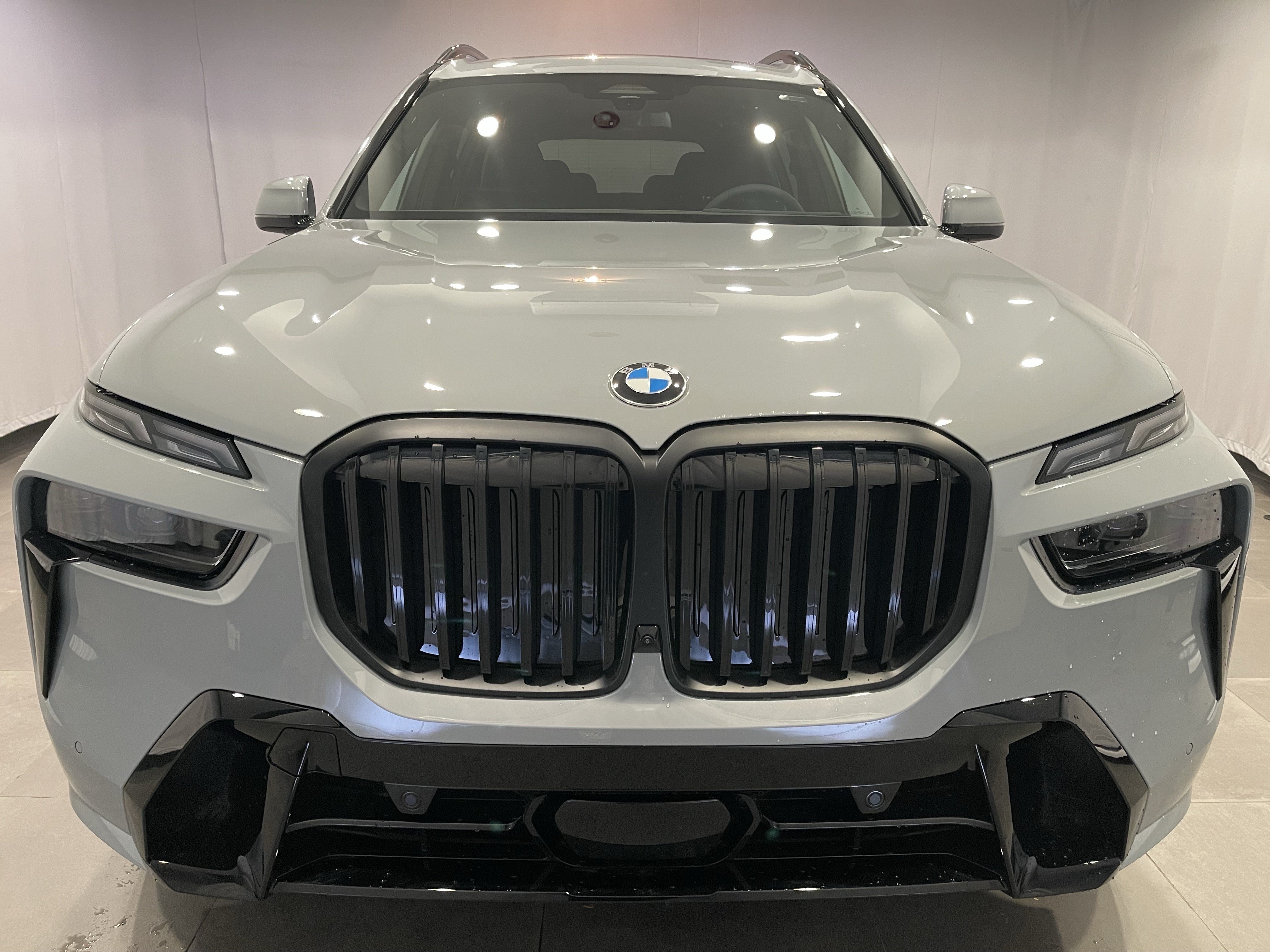 New 2027 BMW X7 xDrive40i SUV