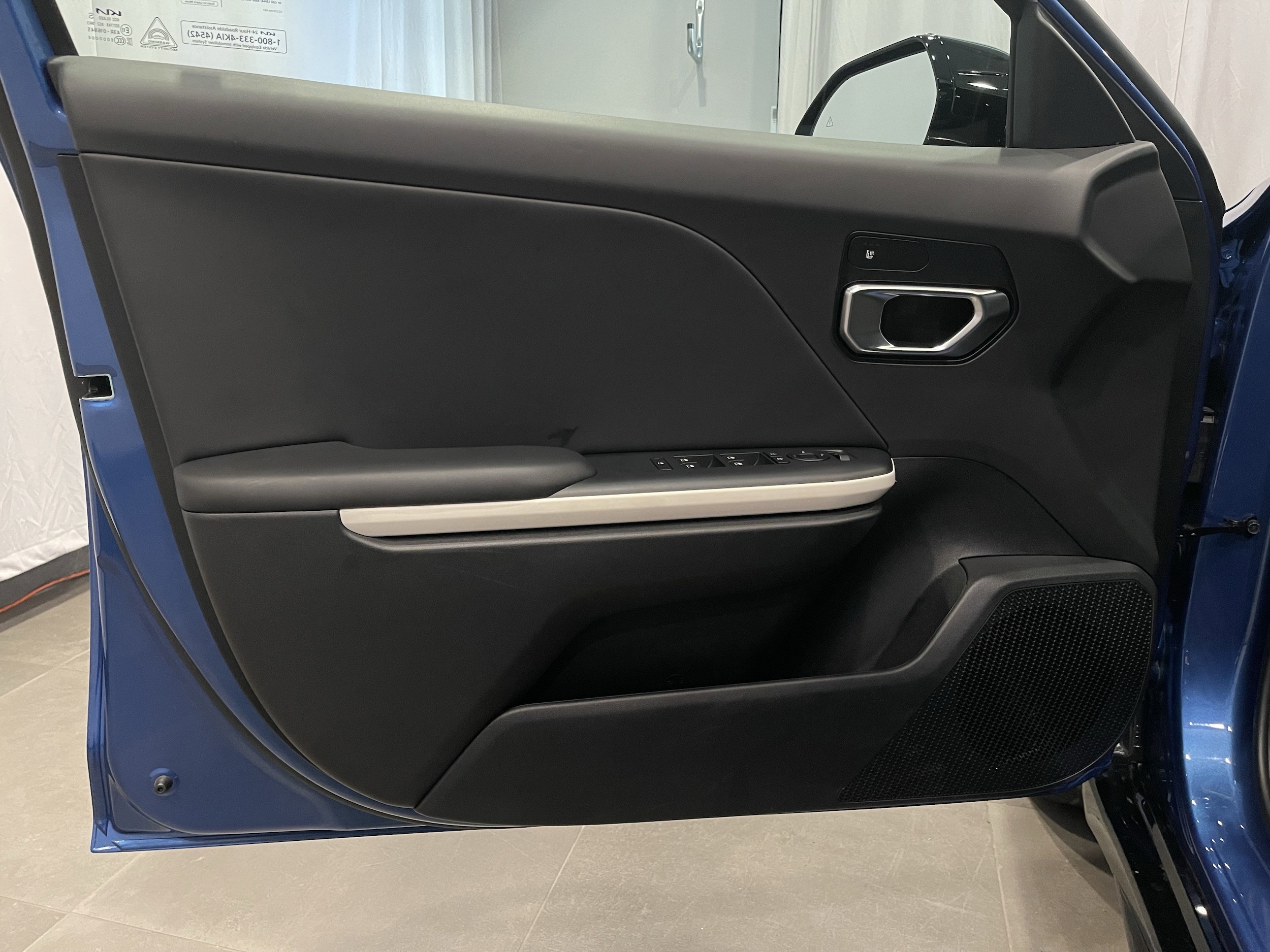 2025 Kia K4 GT-Line - Photo 12