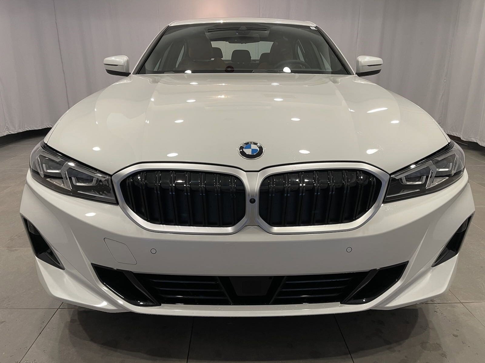 2025 Bmw 330i xDrive Sedan photo 2