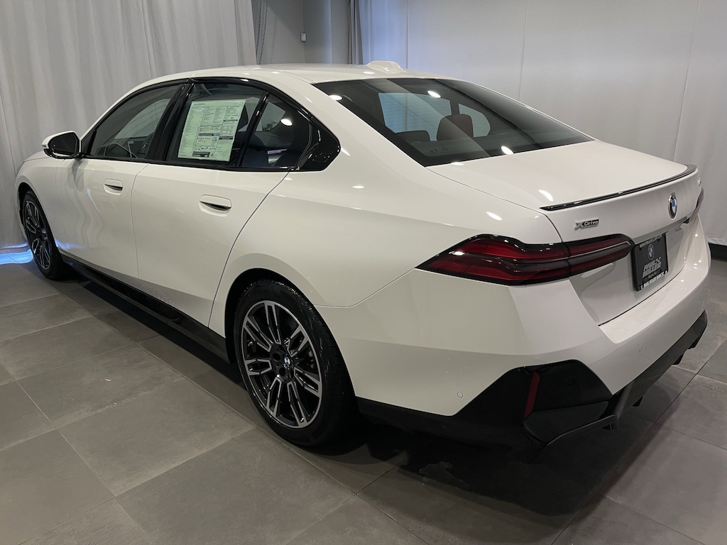 New 2026 BMW 530i xDrive Sedan