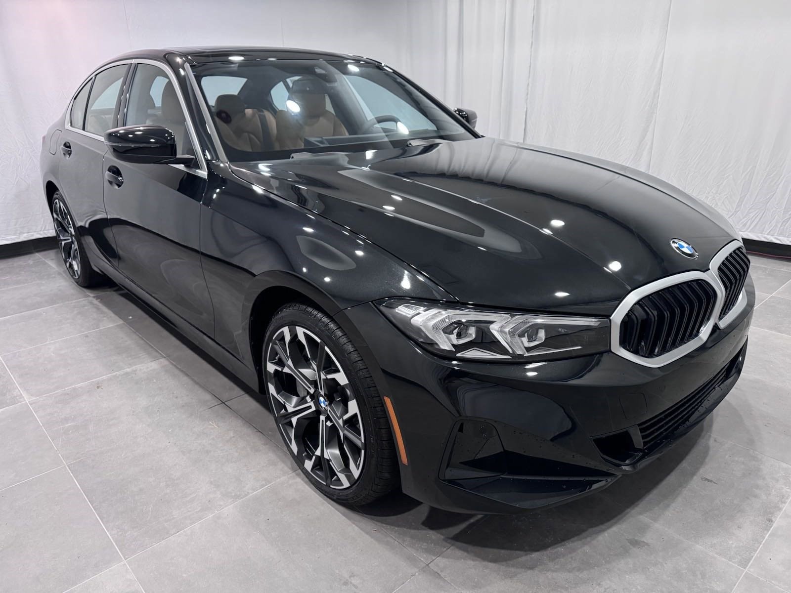 2025 Bmw 330i xDrive Sedan photo 3