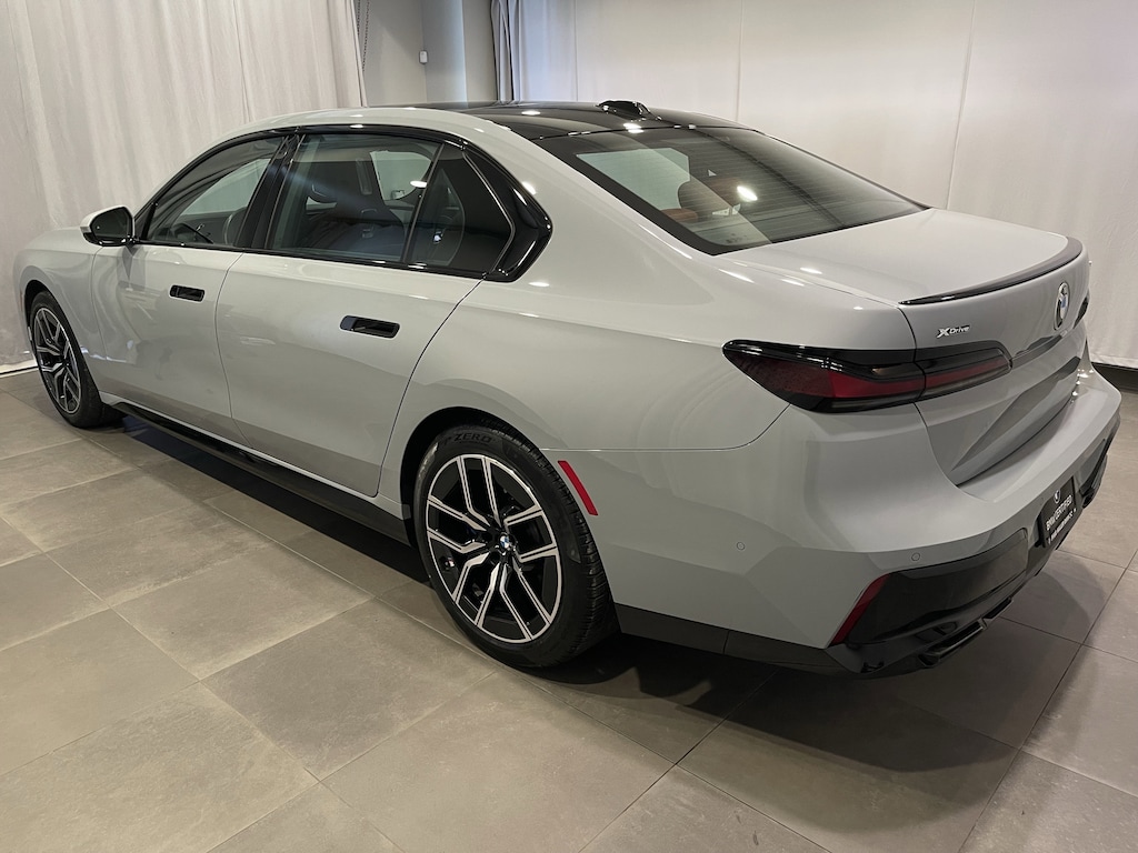 Certified 2023 BMW 760i xDrive Sedan