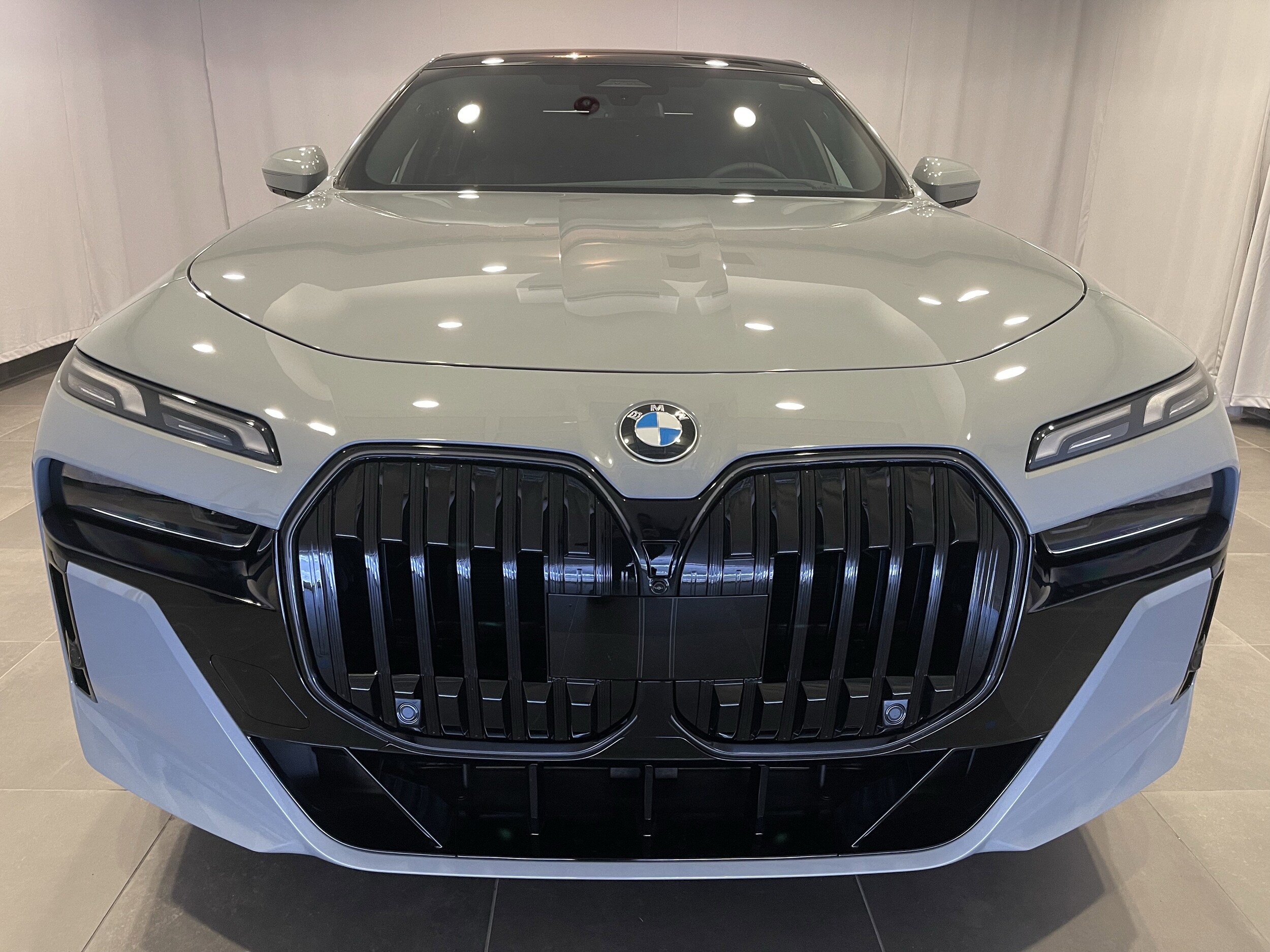 2026 Bmw 740i xDrive Sedan photo 2