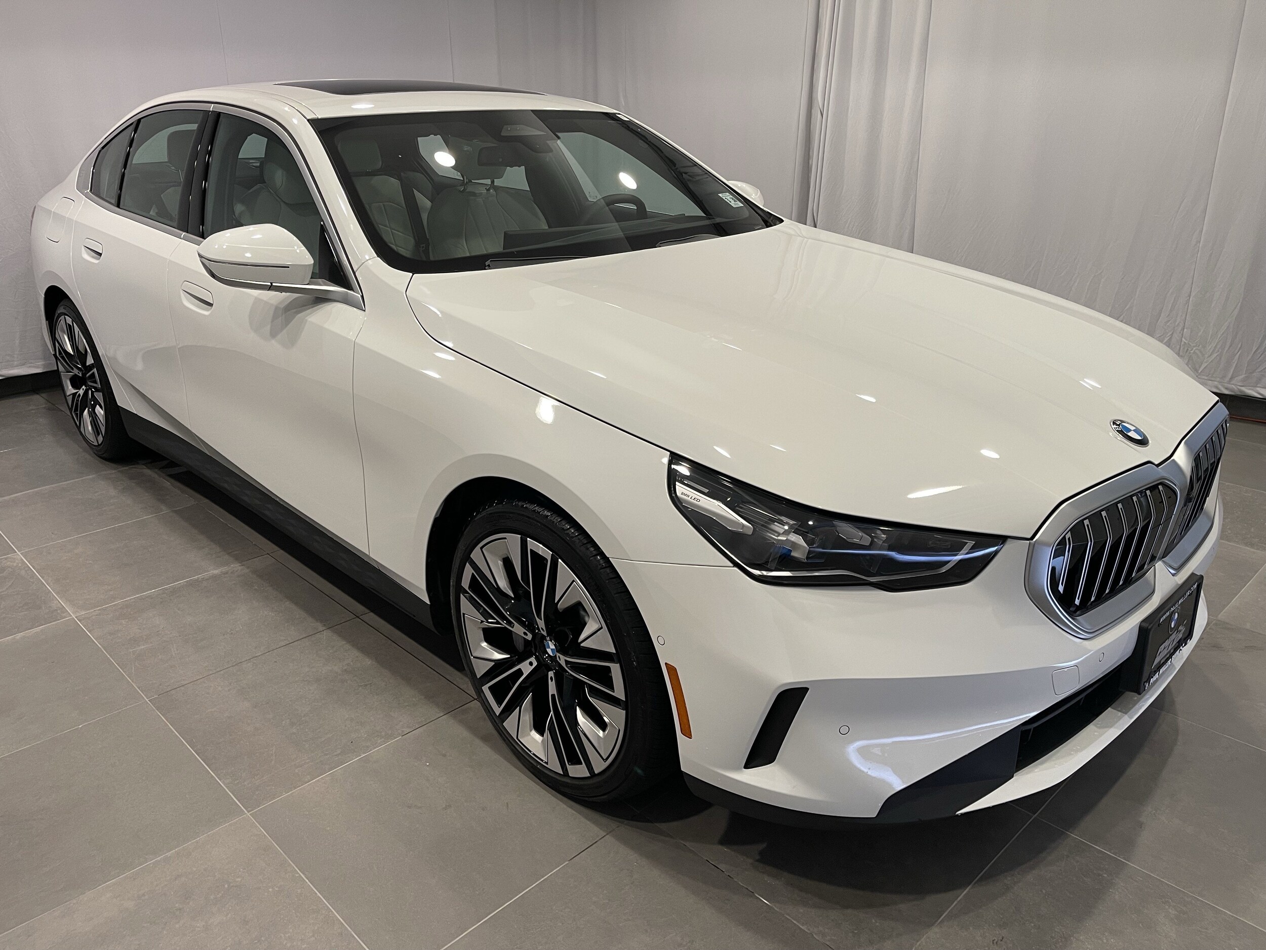 2025 Bmw 530i xDrive photo 2