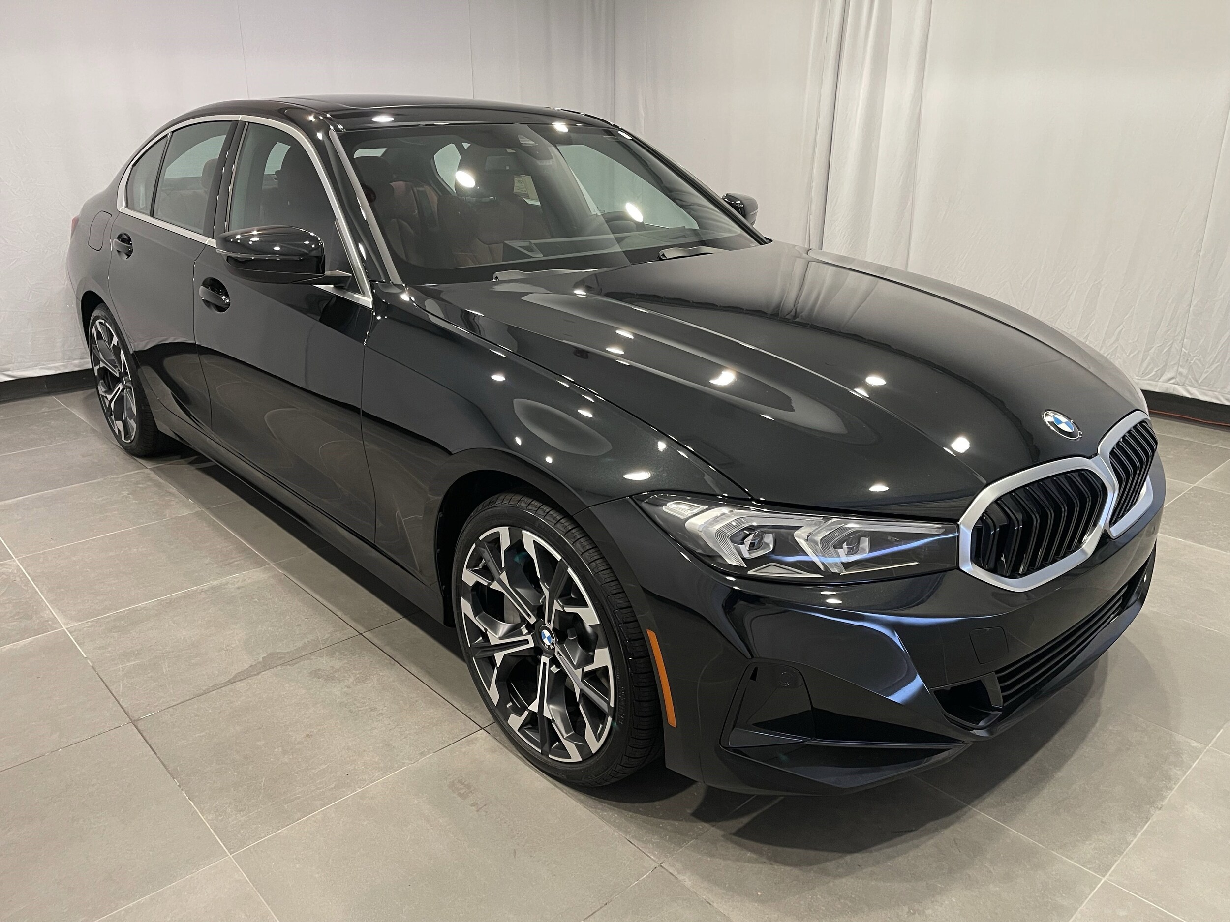 2025 Bmw 330i xDrive Sedan photo 3