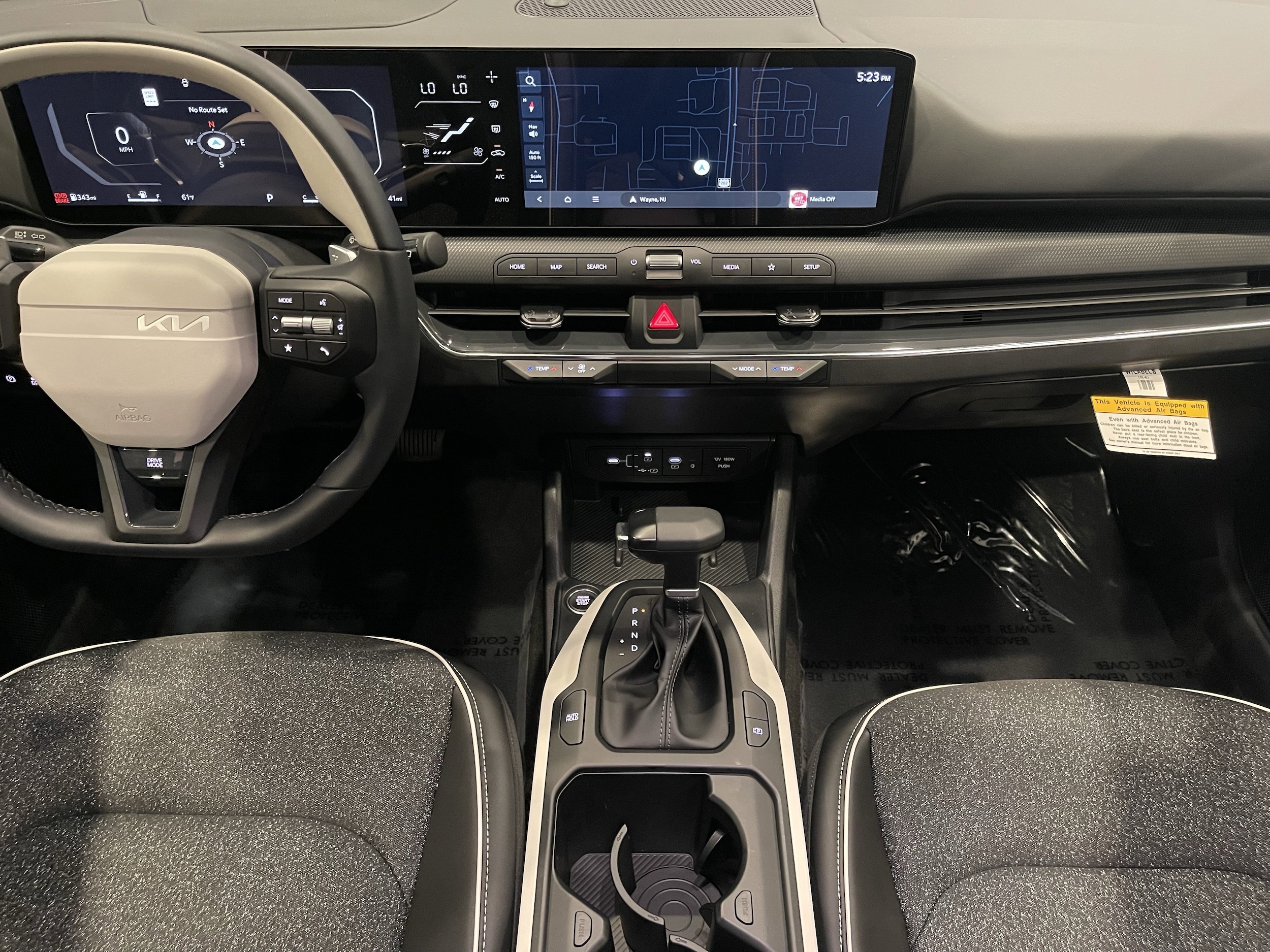 2025 Kia K4 GT-Line - Photo 17