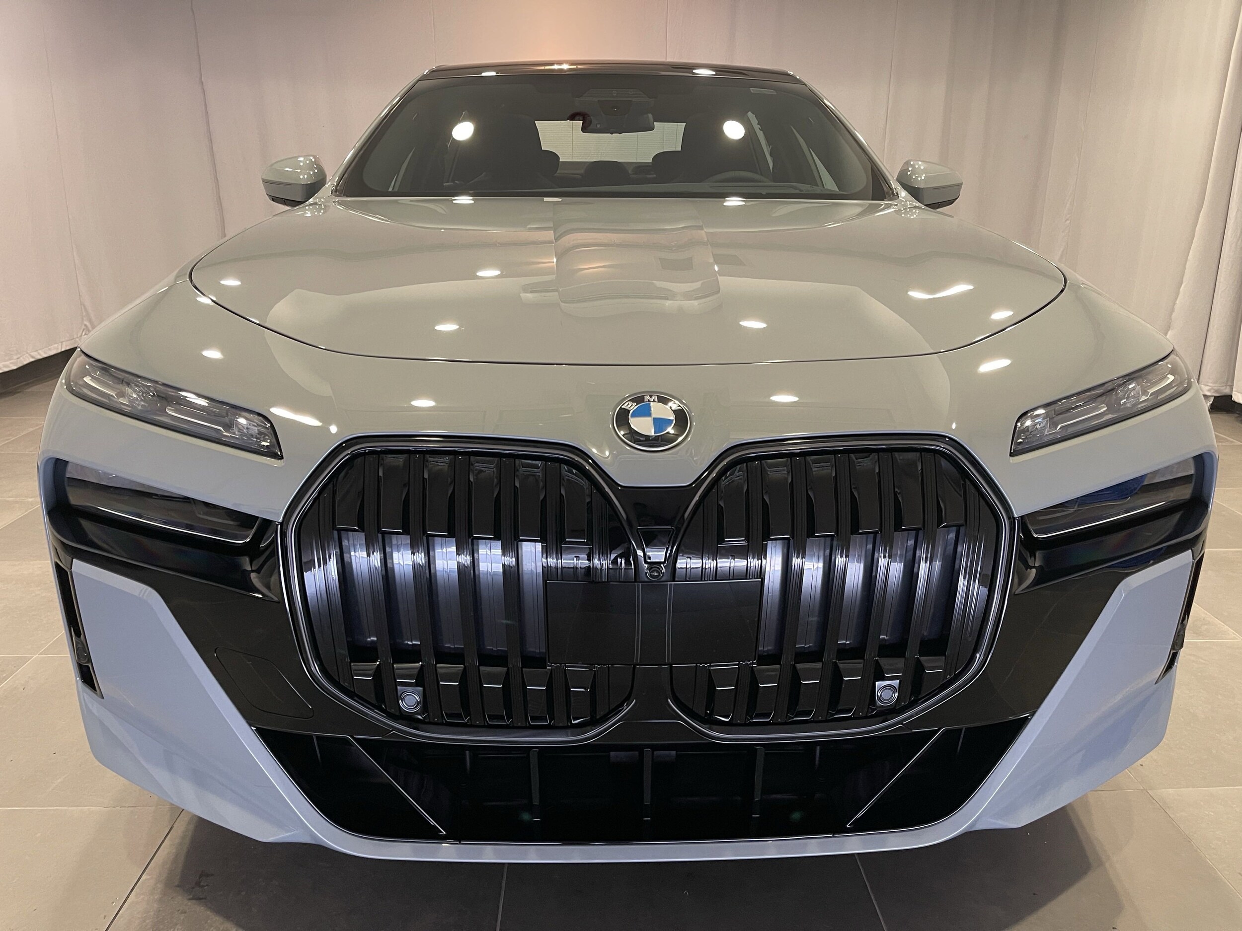 2025 Bmw 760i xDrive photo 2