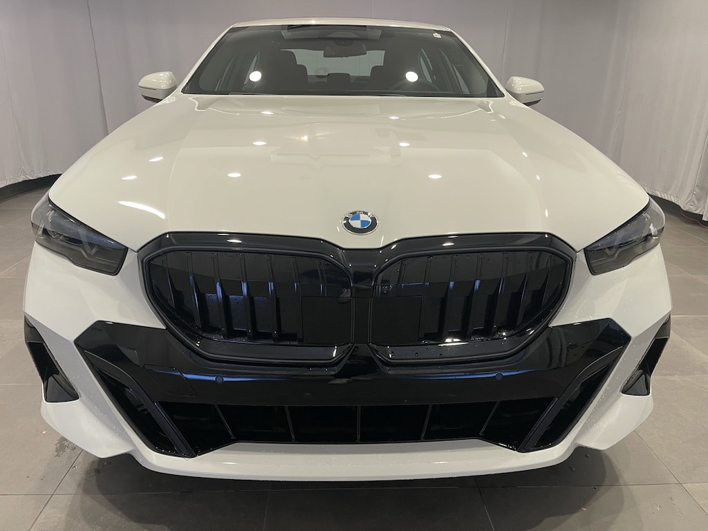 New 2026 BMW 530i xDrive Sedan