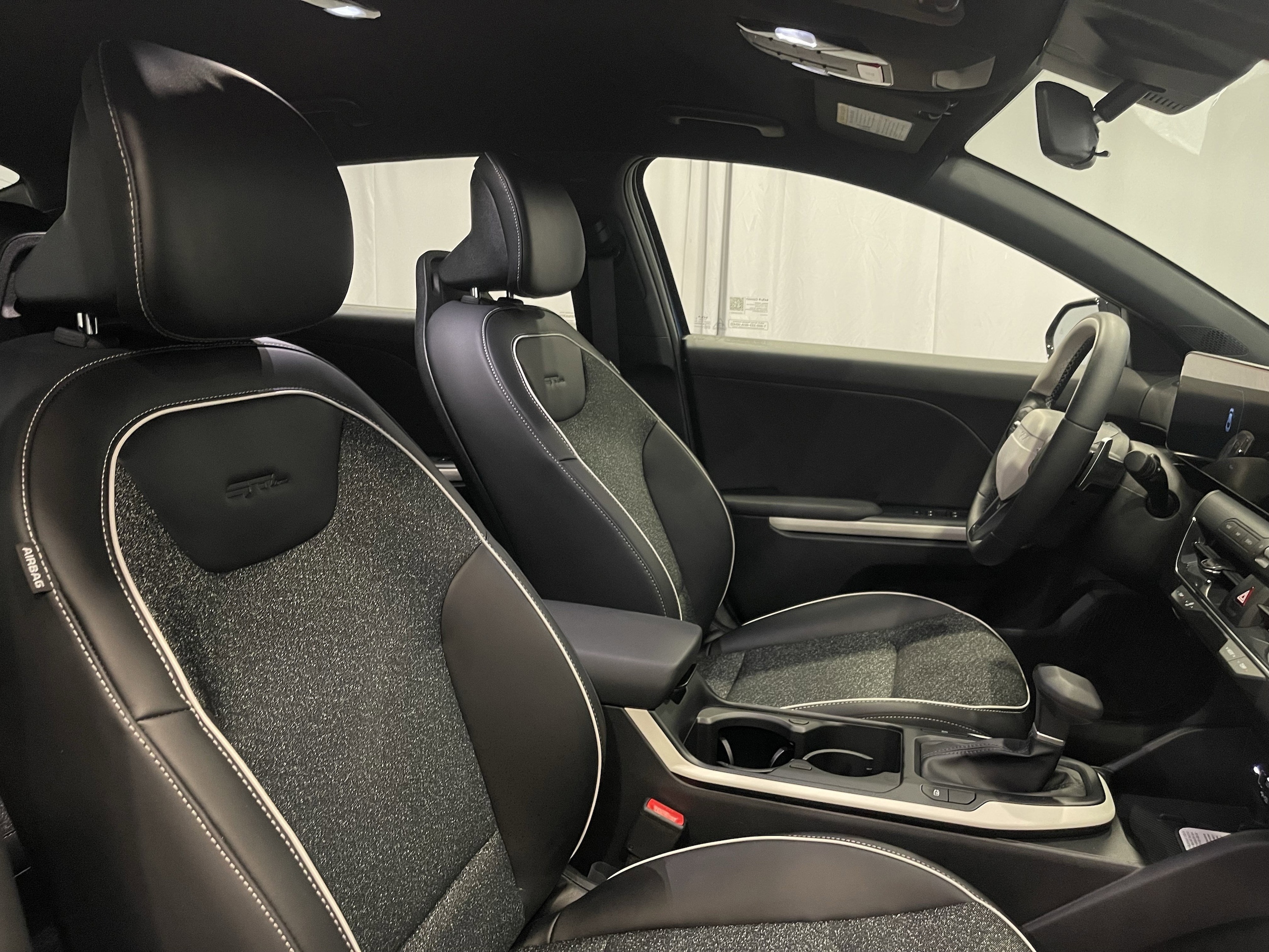 2025 Kia K4 GT-Line - Photo 15