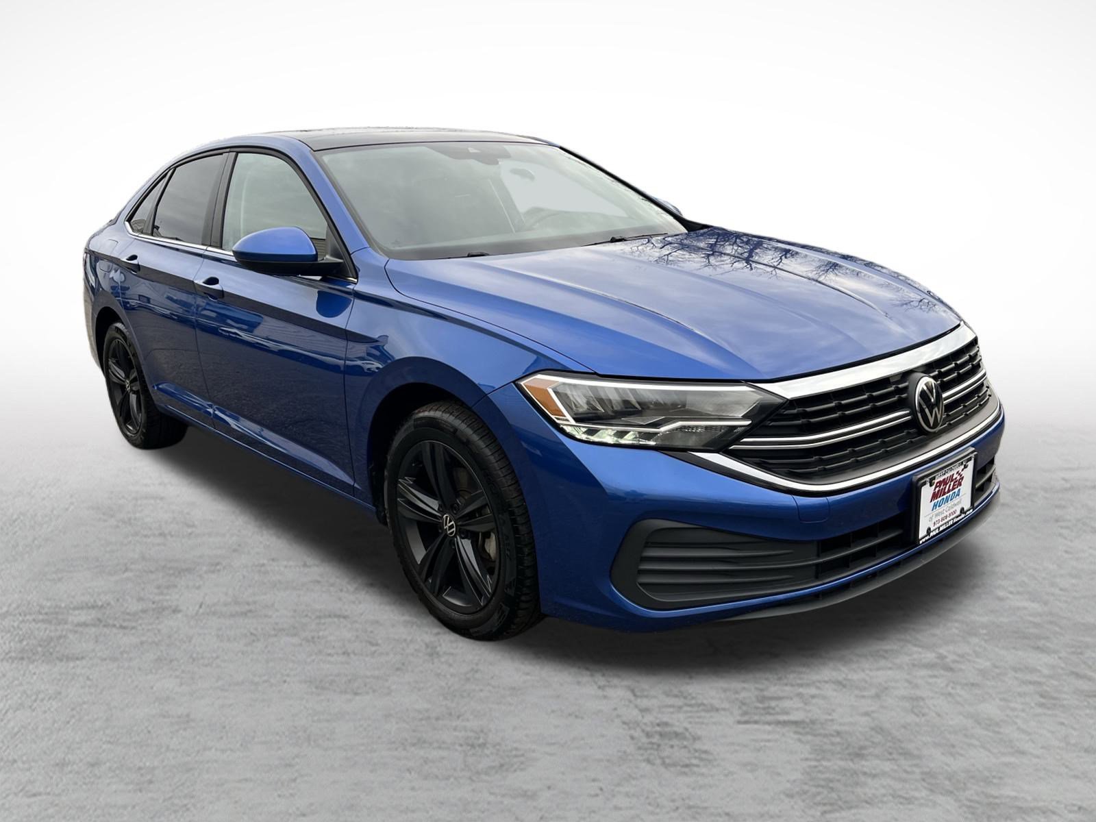 2024 Volkswagen Jetta SE photo 3