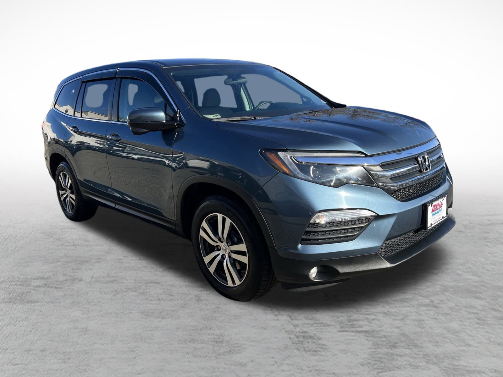 2017 Honda Pilot EX photo 3