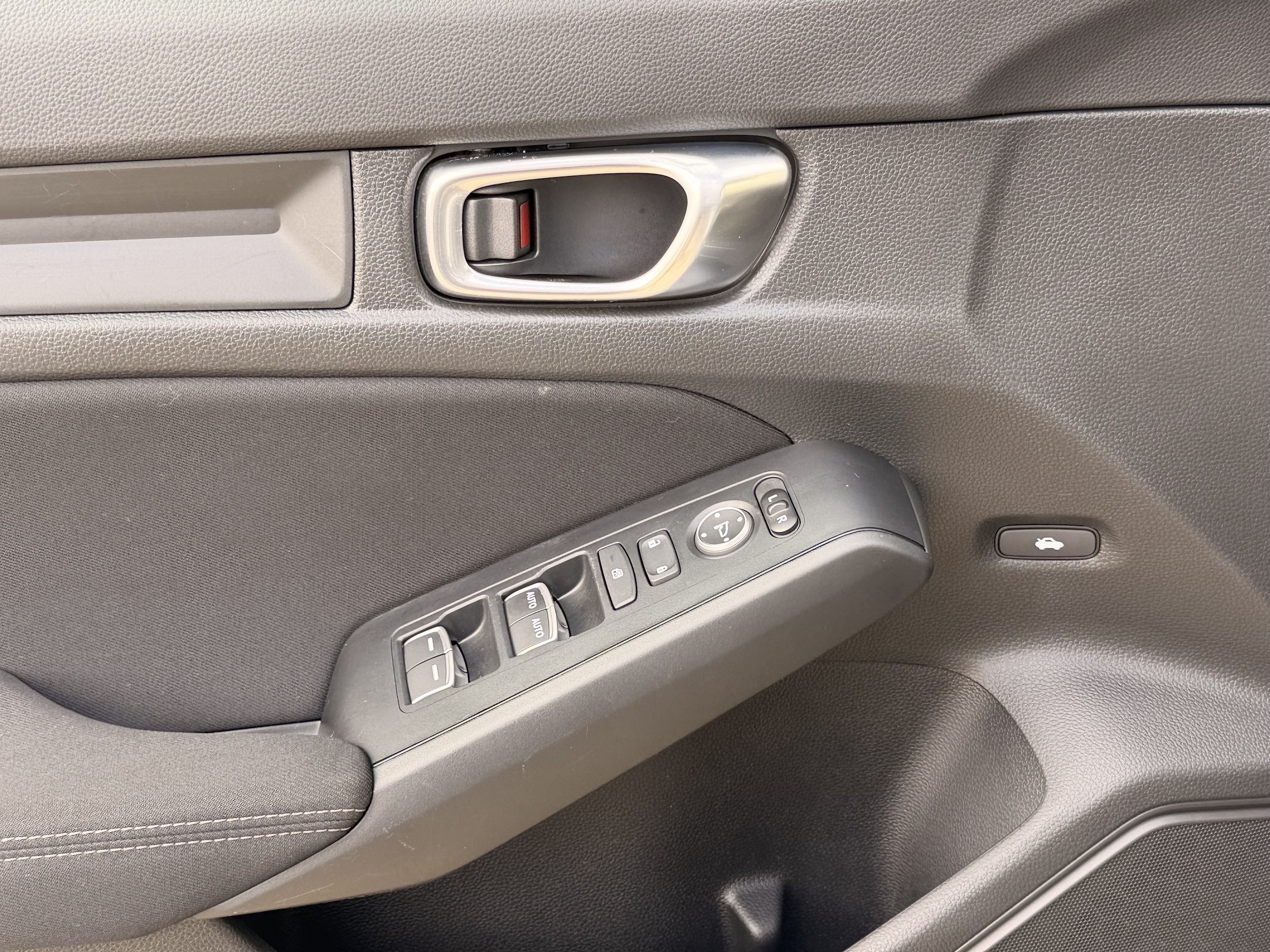 2025 Honda Civic Sport - Photo 12