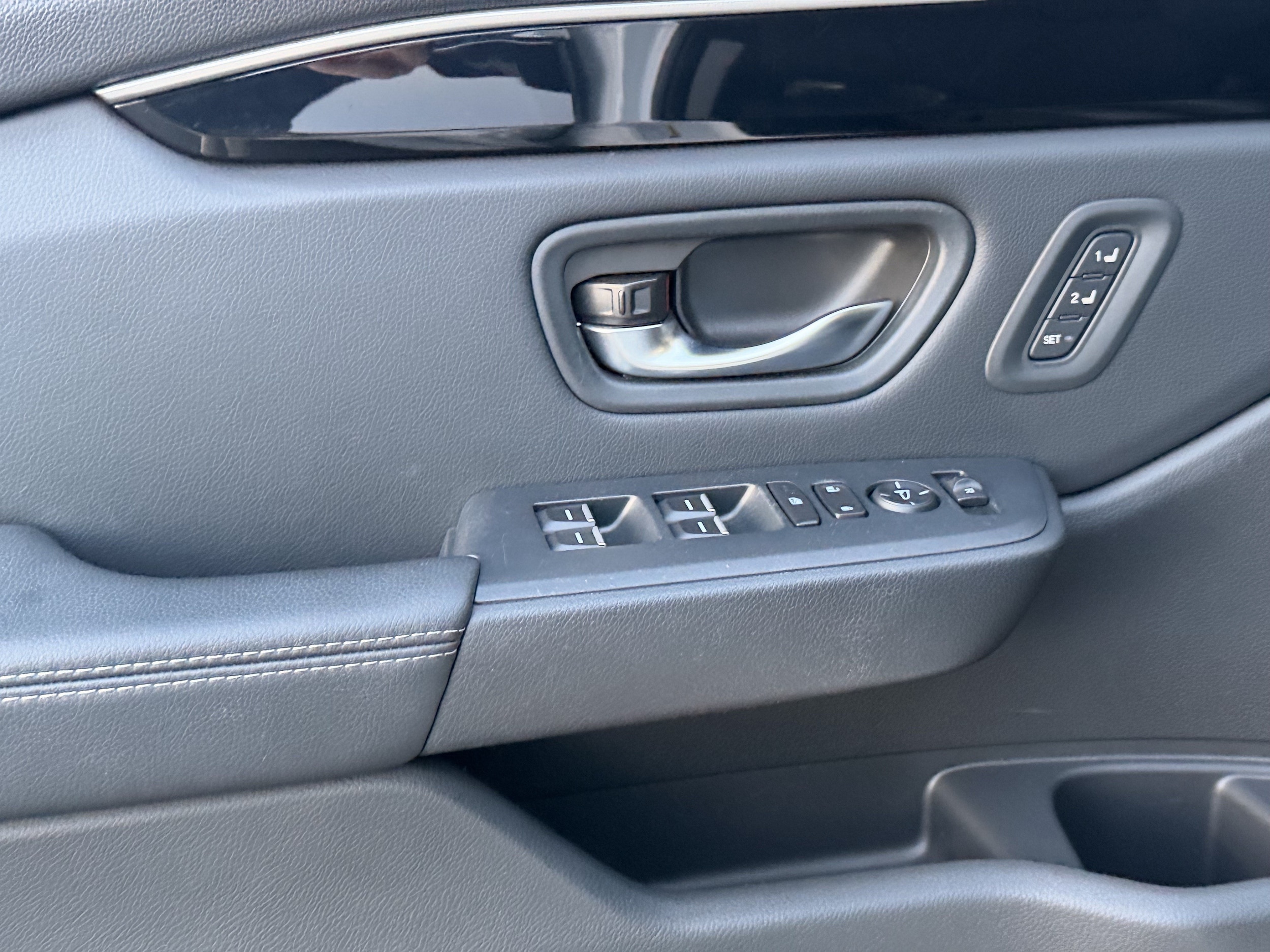 2023 Honda Pilot Touring - Photo 11