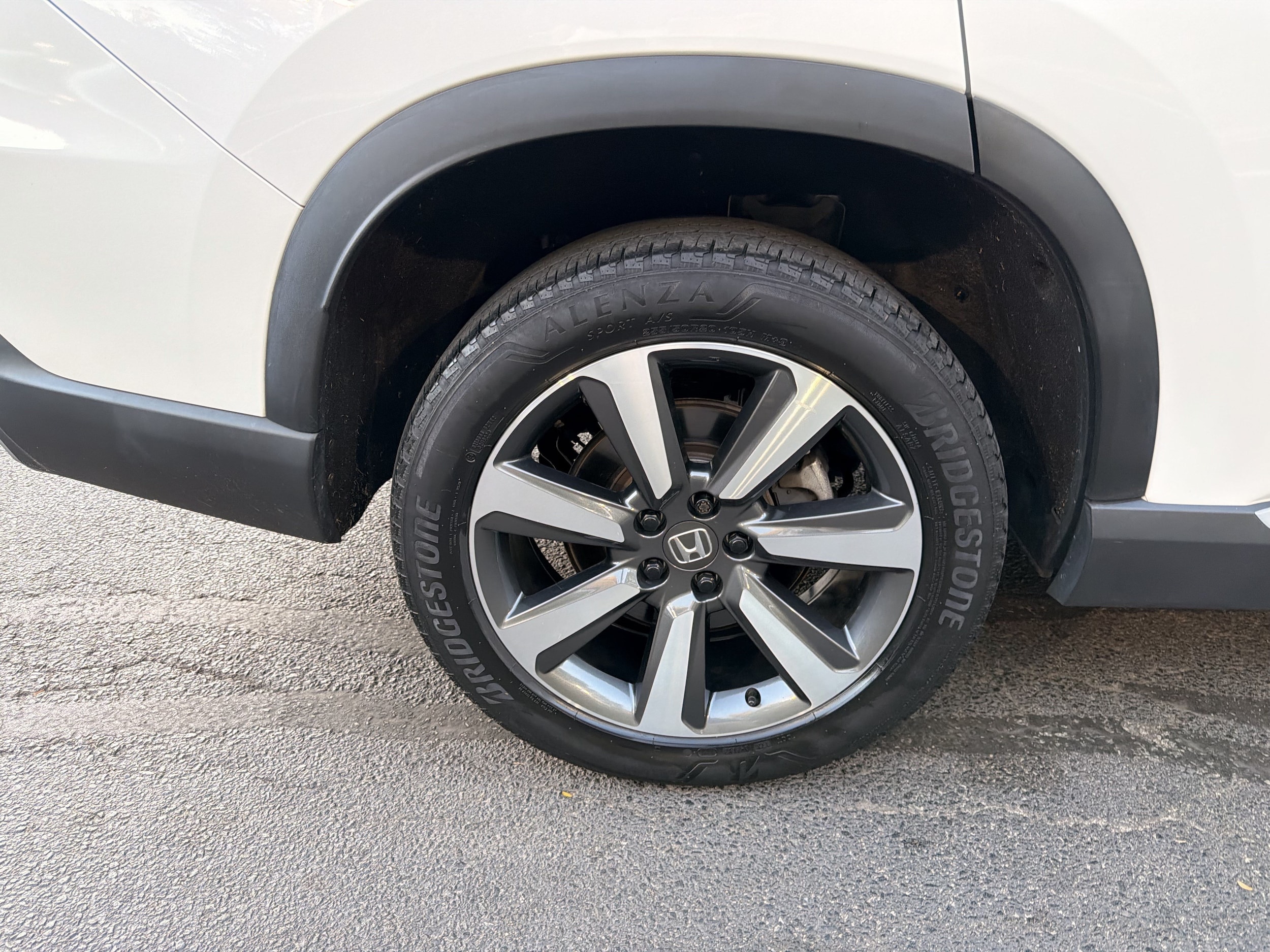 2023 Honda Pilot Touring - Photo 9