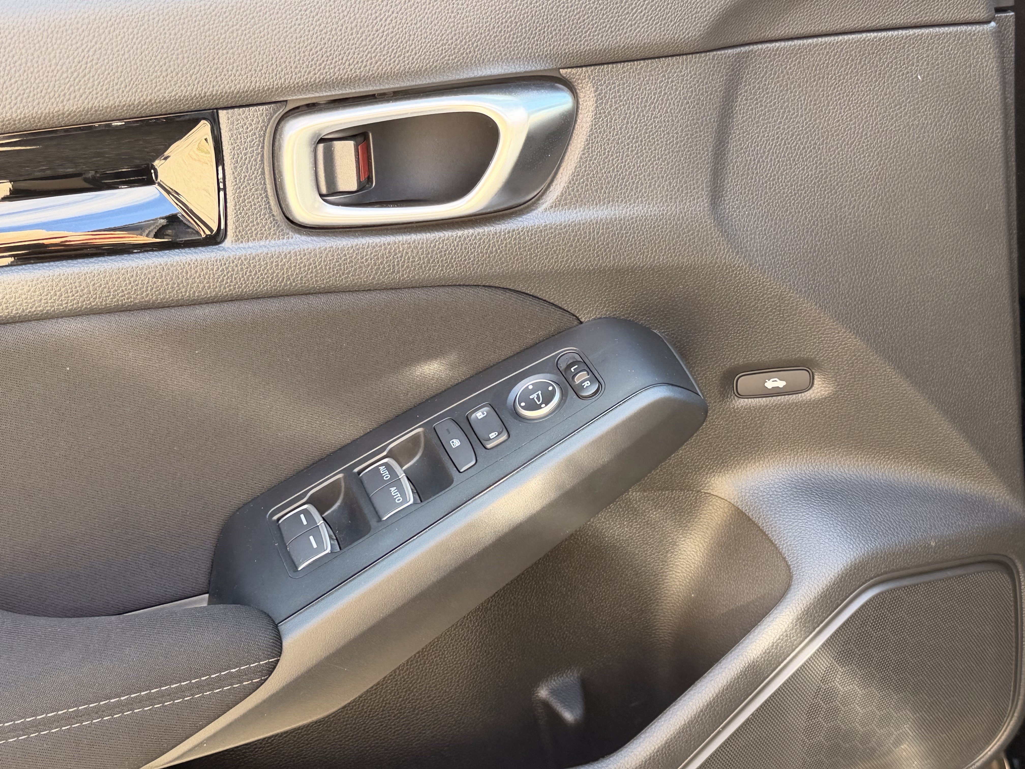 2024 Honda Civic EX - Photo 10