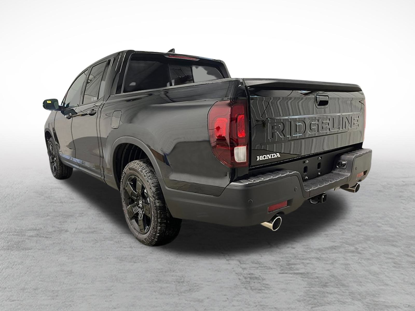 2026 Honda Ridgeline Black Edition photo 3