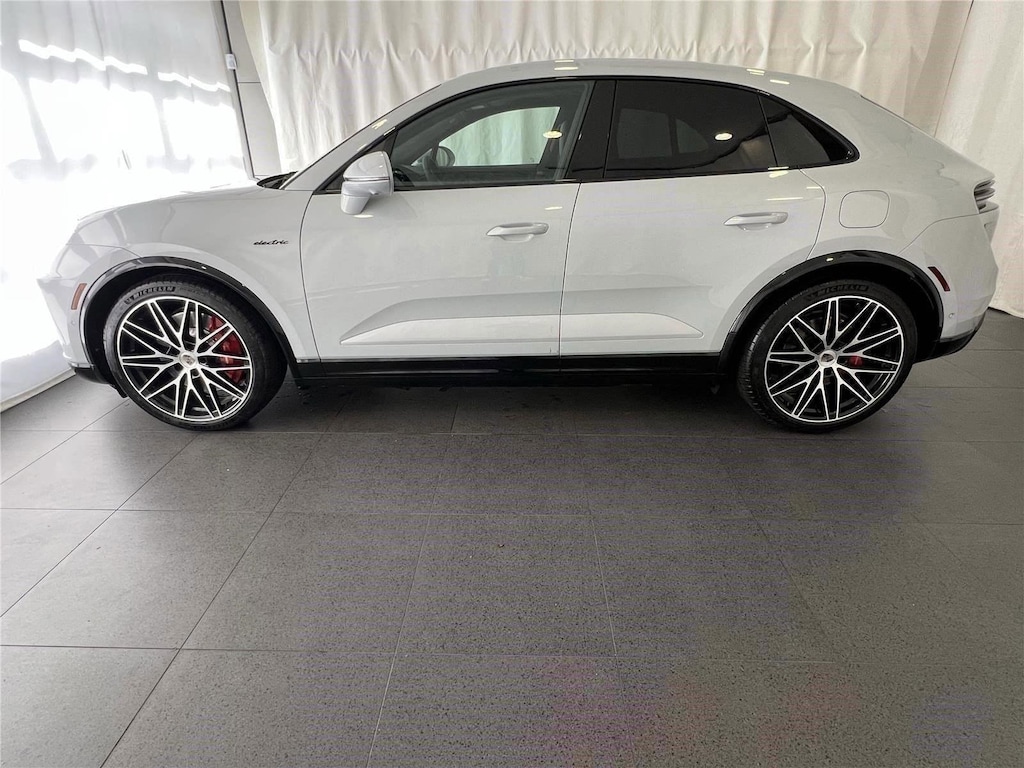 New 2025 Porsche Macan Electric Turbo SUV