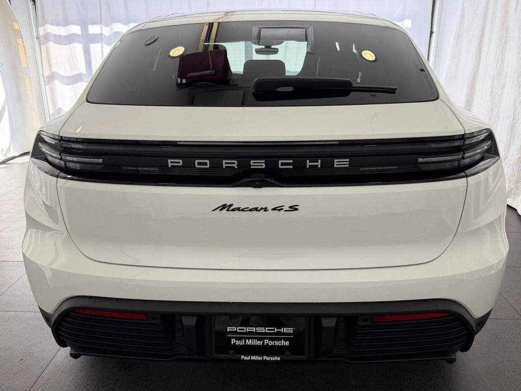 2026 Porsche Macan S - Photo 8