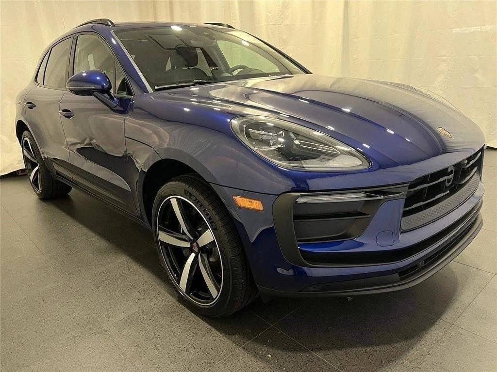 2026 Porsche Macan T - Photo 7
