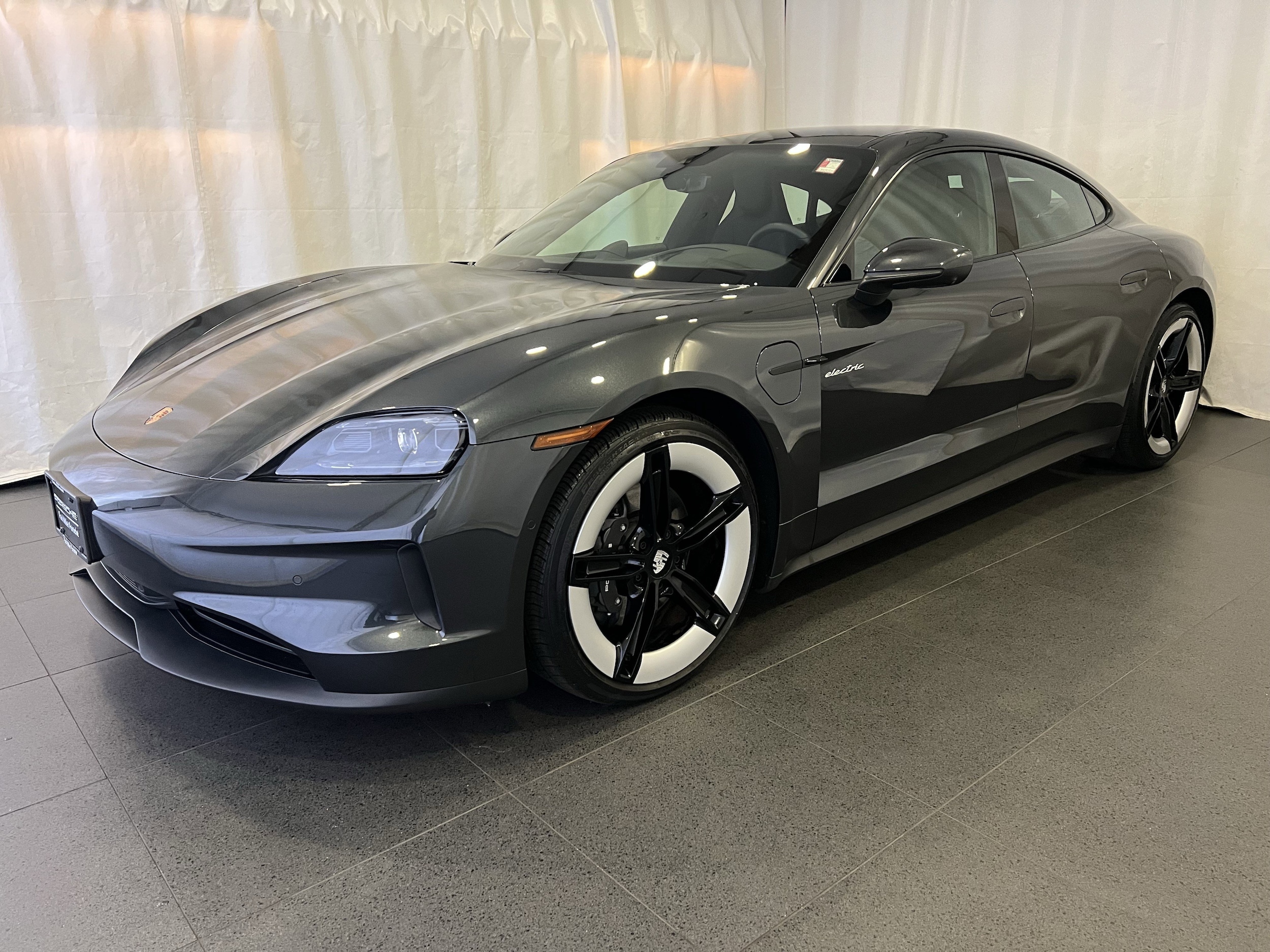 2025 Porsche Taycan Base's photo