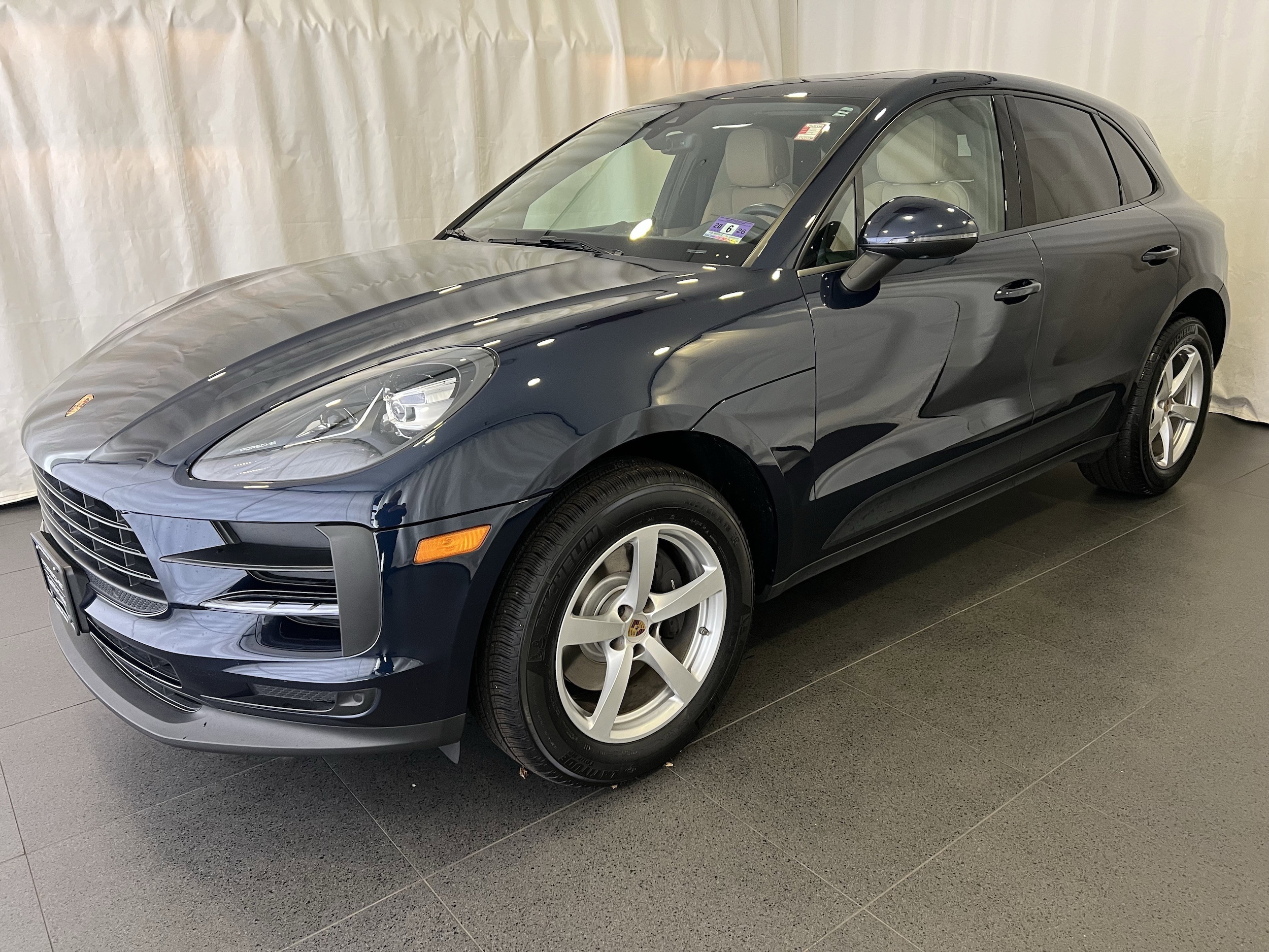 2019 Porsche Macan Base's photo
