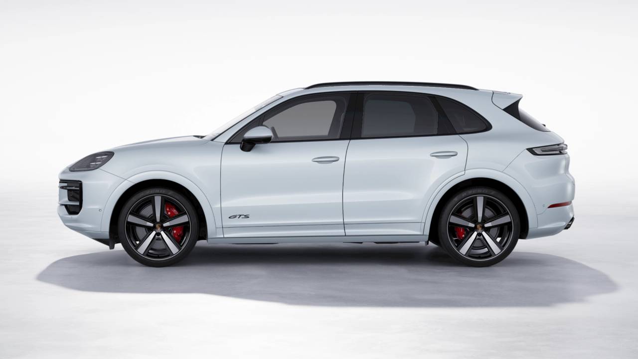 2026 Porsche Cayenne GTS photo 2