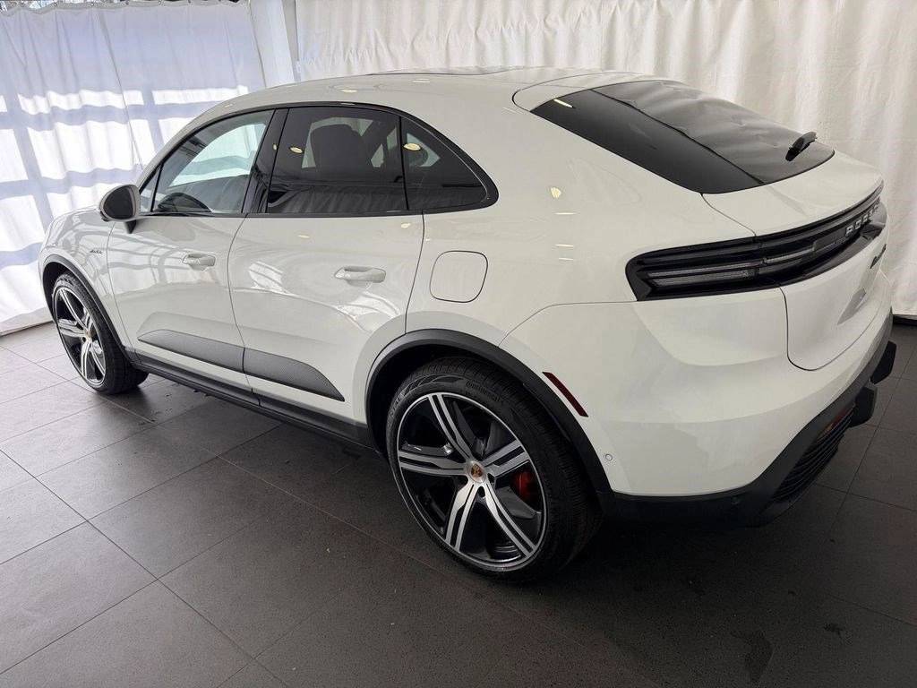 2026 Porsche Macan S - Photo 3