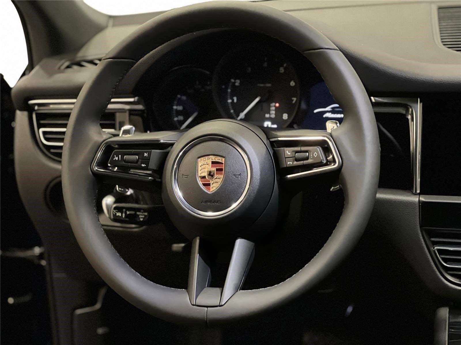 2026 Porsche Macan - Photo 20