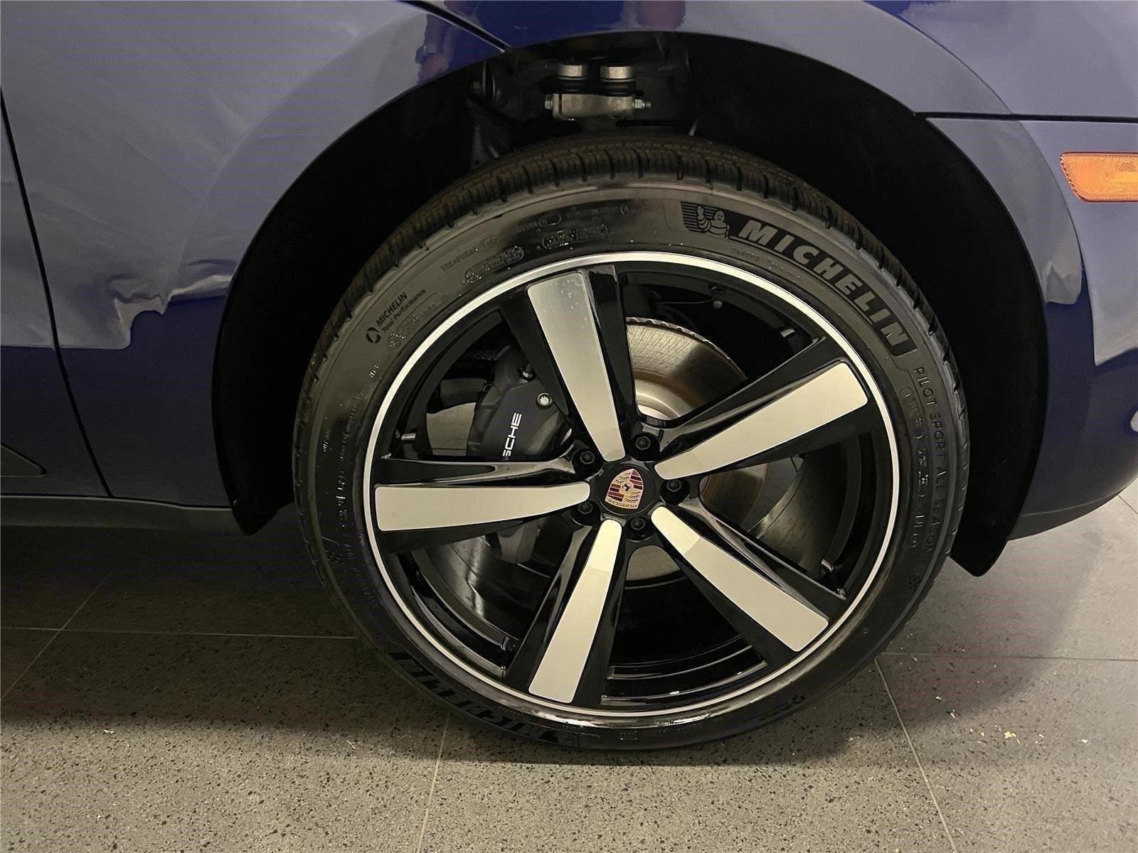 2026 Porsche Macan - Photo 13