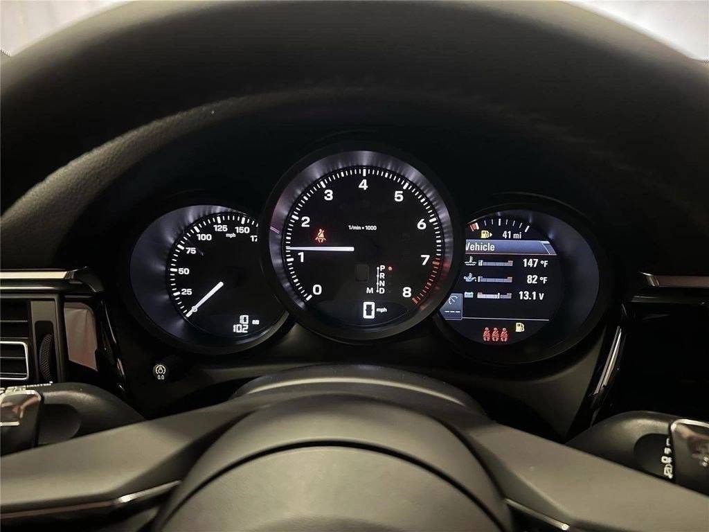 2026 Porsche Macan T - Photo 21