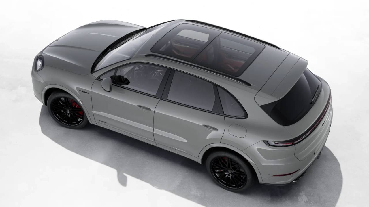 2026 Porsche Cayenne Turbo E-Hybrid photo 4