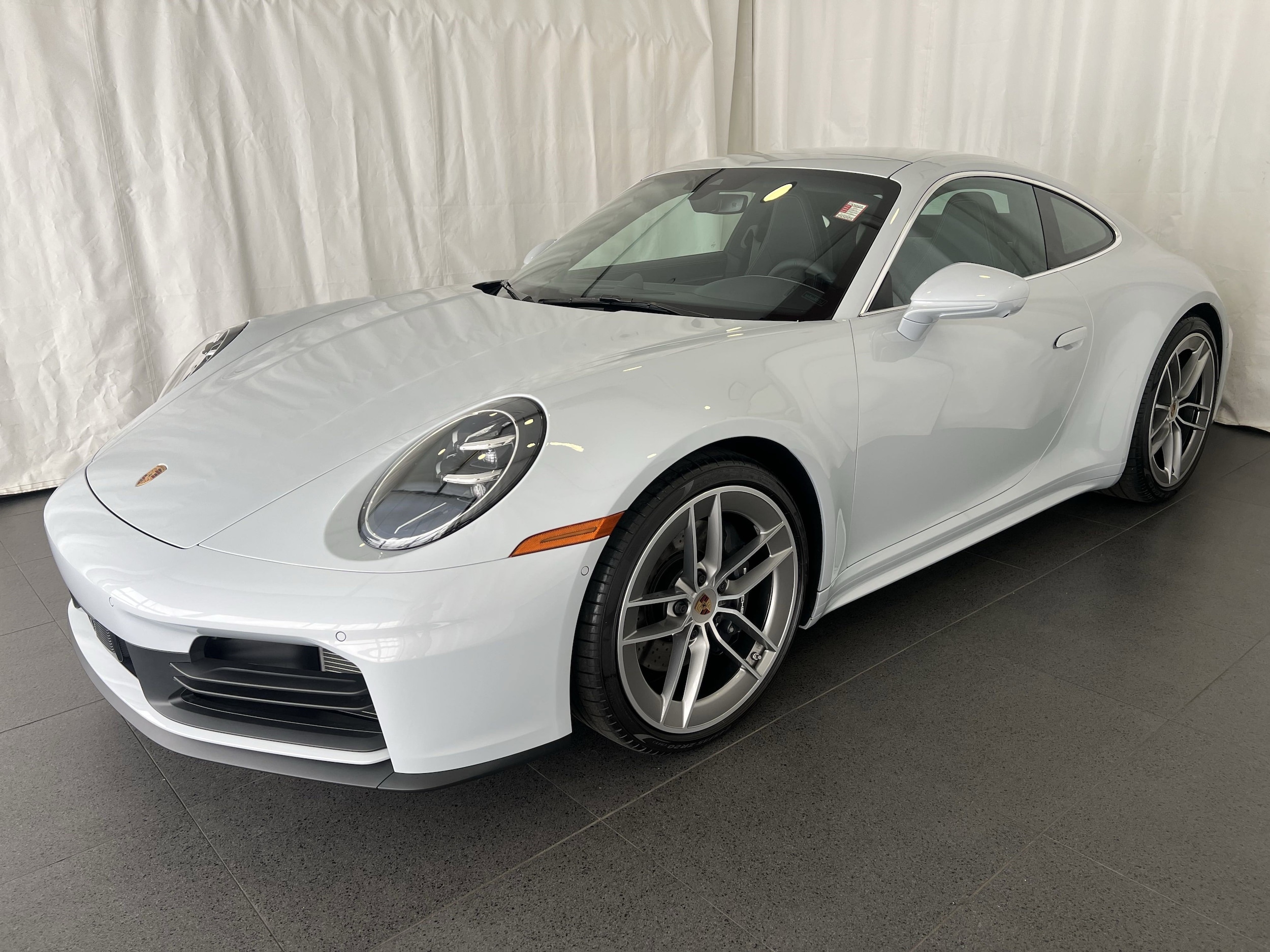 2025 Porsche 911 Carrera