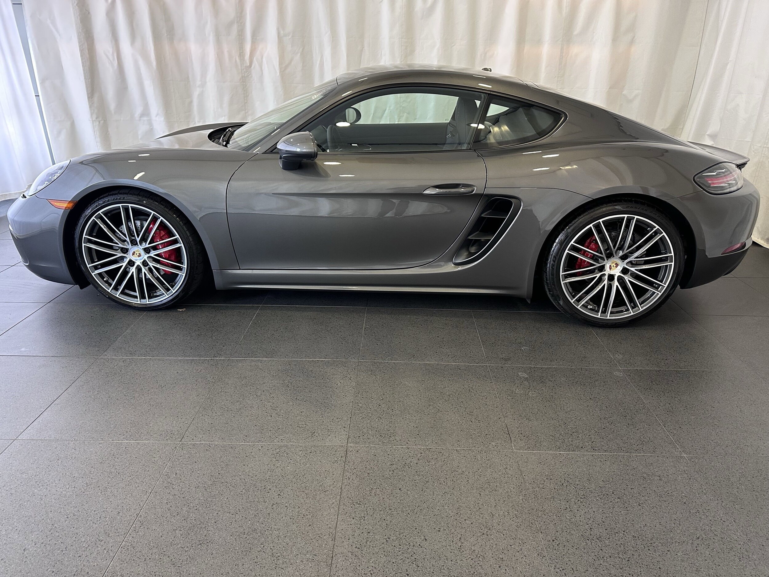 2025 Porsche Cayman S photo 2