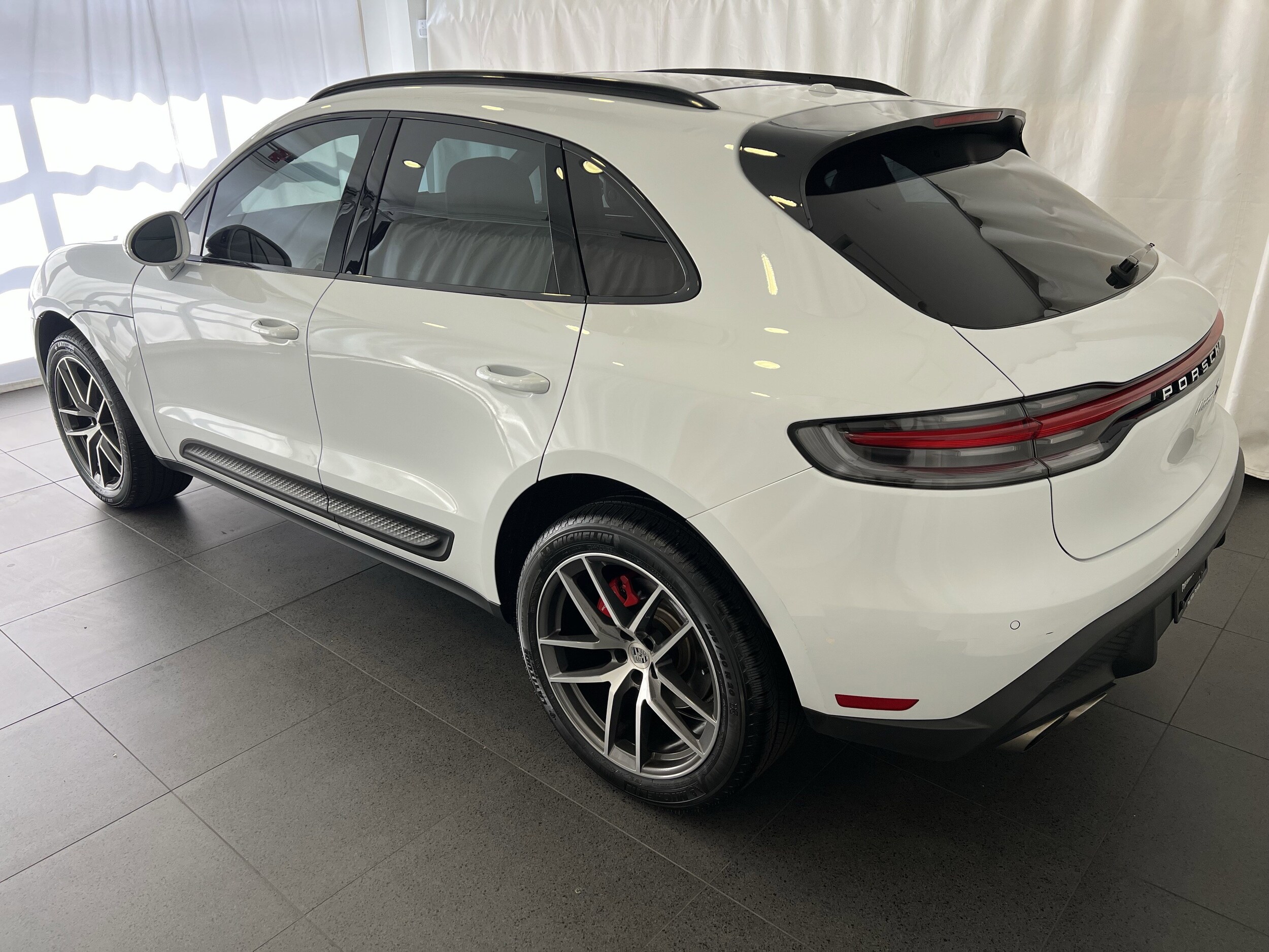 2022 Porsche Macan S photo 3