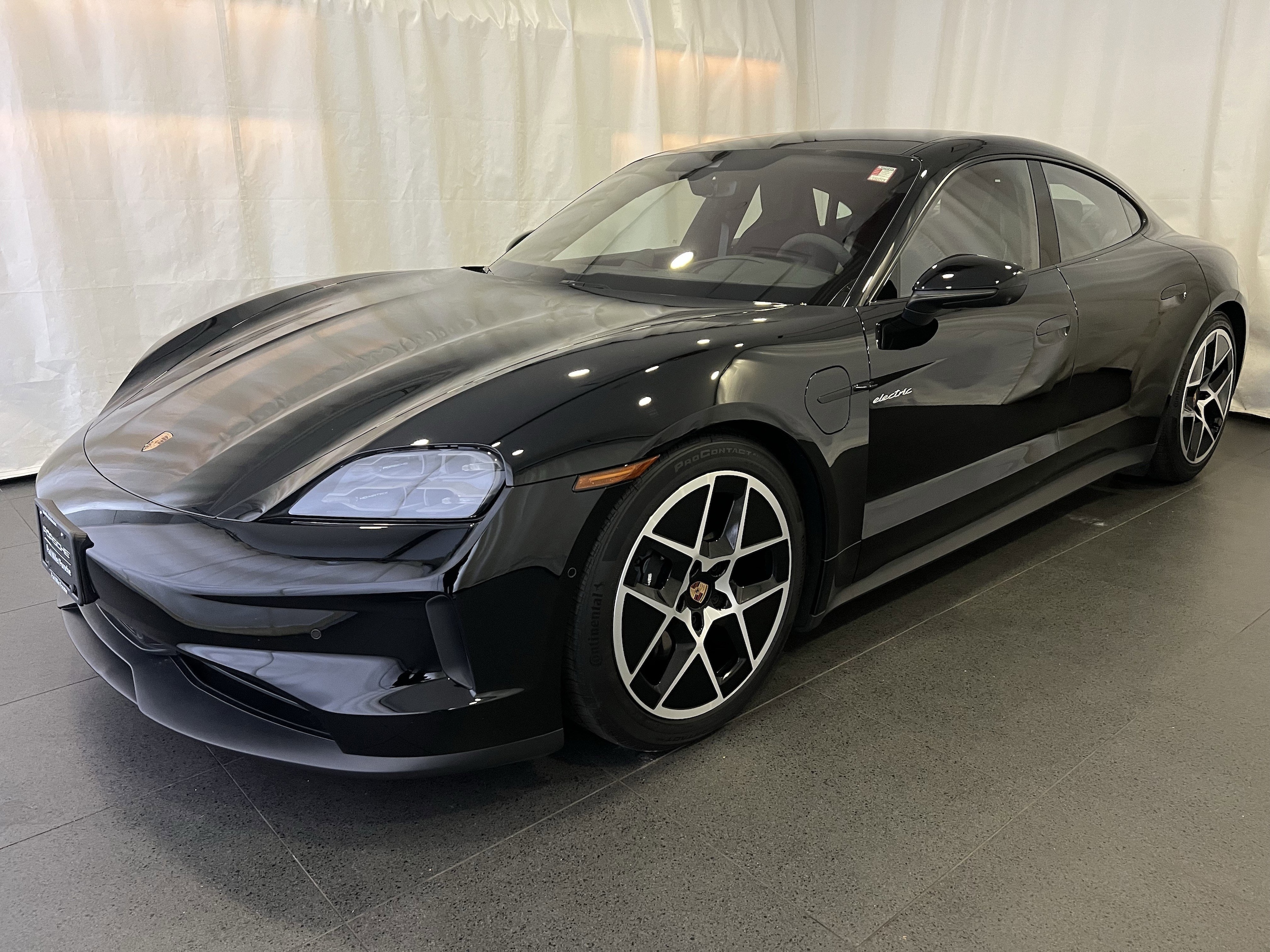 2025 Porsche Taycan Base's photo