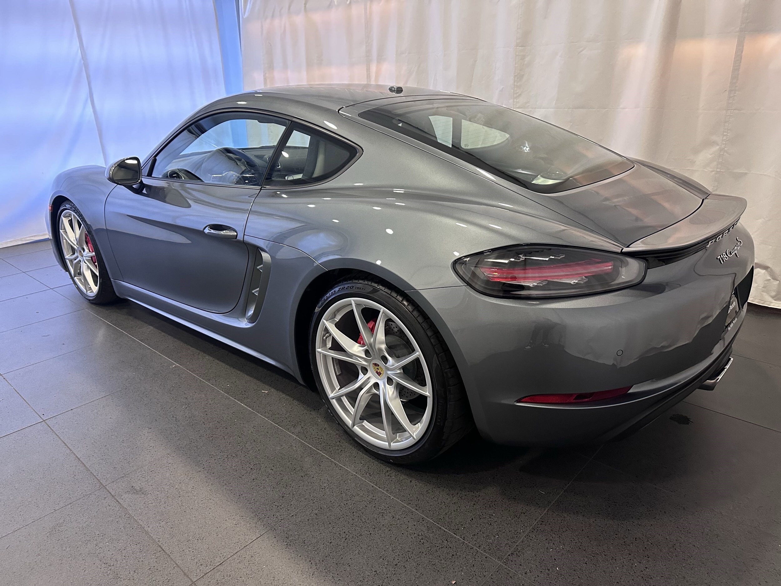 2025 Porsche Cayman S photo 3