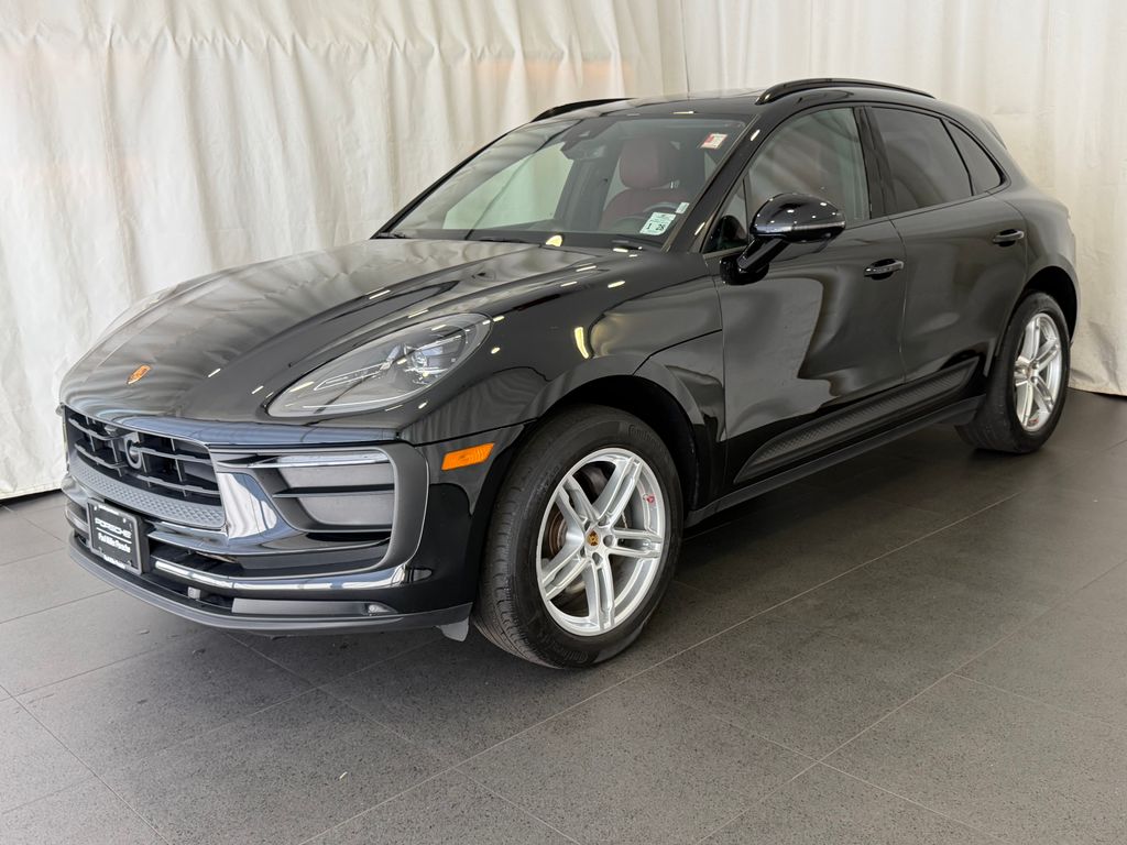 2023 Porsche Macan T's photo