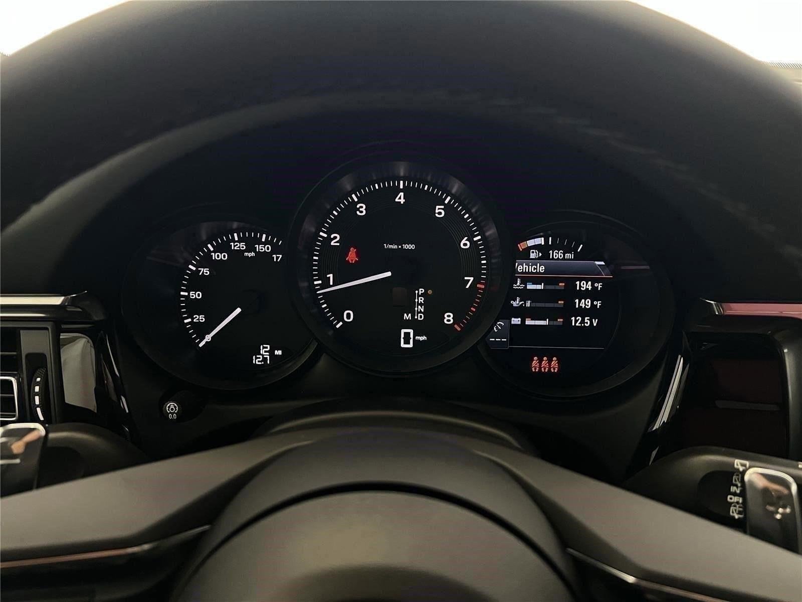 2026 Porsche Macan - Photo 21