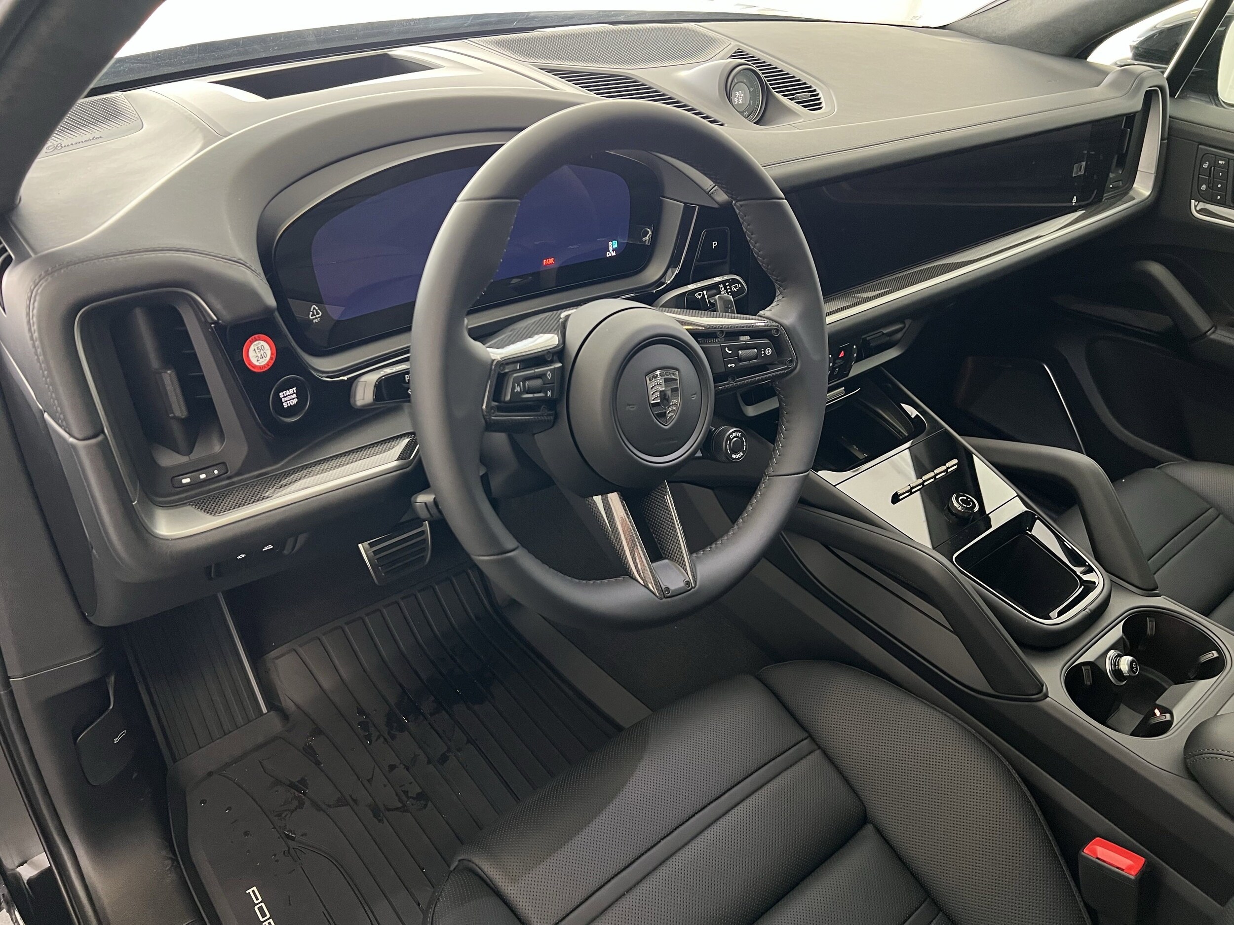 2025 Porsche Cayenne Turbo E-Hybrid photo 4