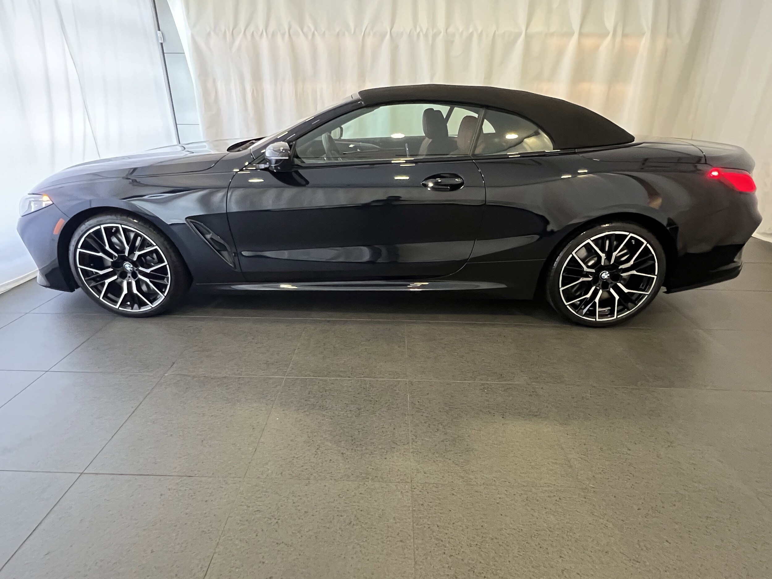 2025 Bmw M850i xDrive Convertible photo 2