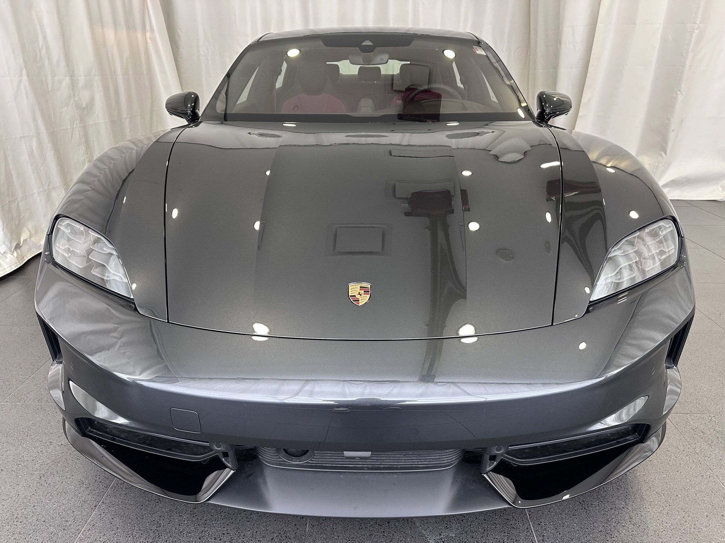 2025 Porsche Taycan GTS photo 4