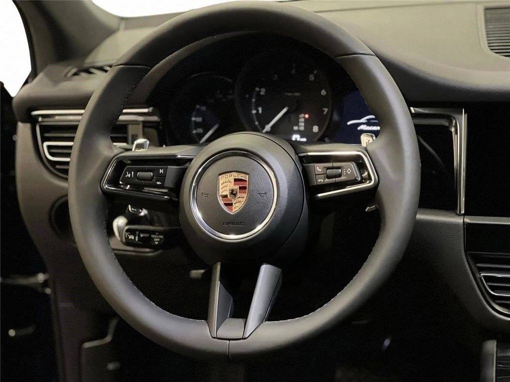 2026 Porsche Macan T - Photo 20
